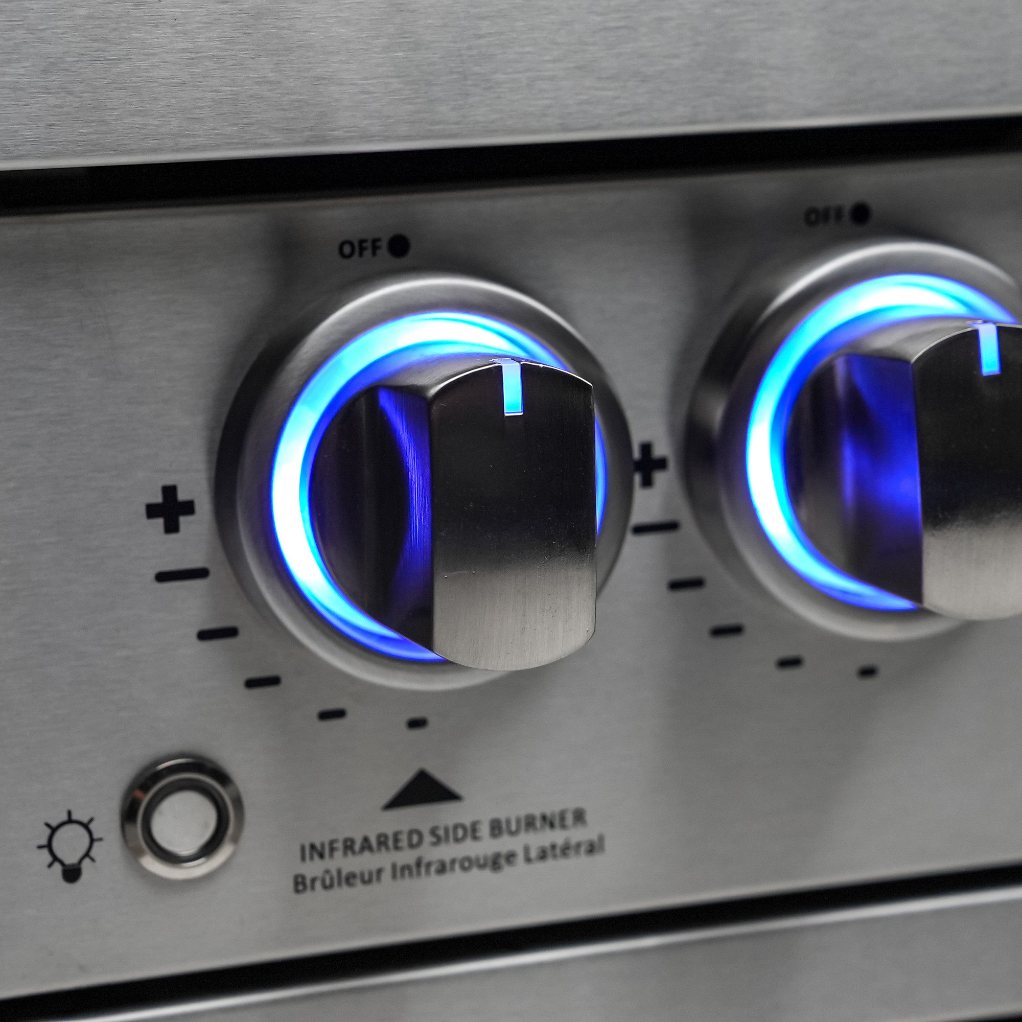 Mont Alpi 805 Deluxe Island with Fridge