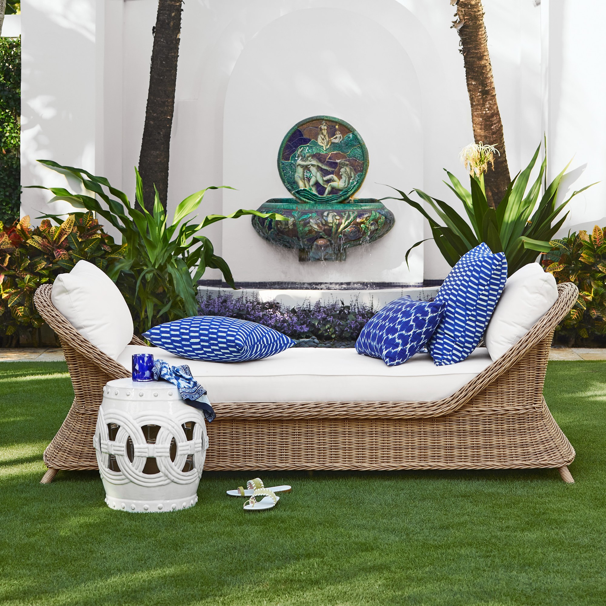 Manchester Outdoor Settee (88)