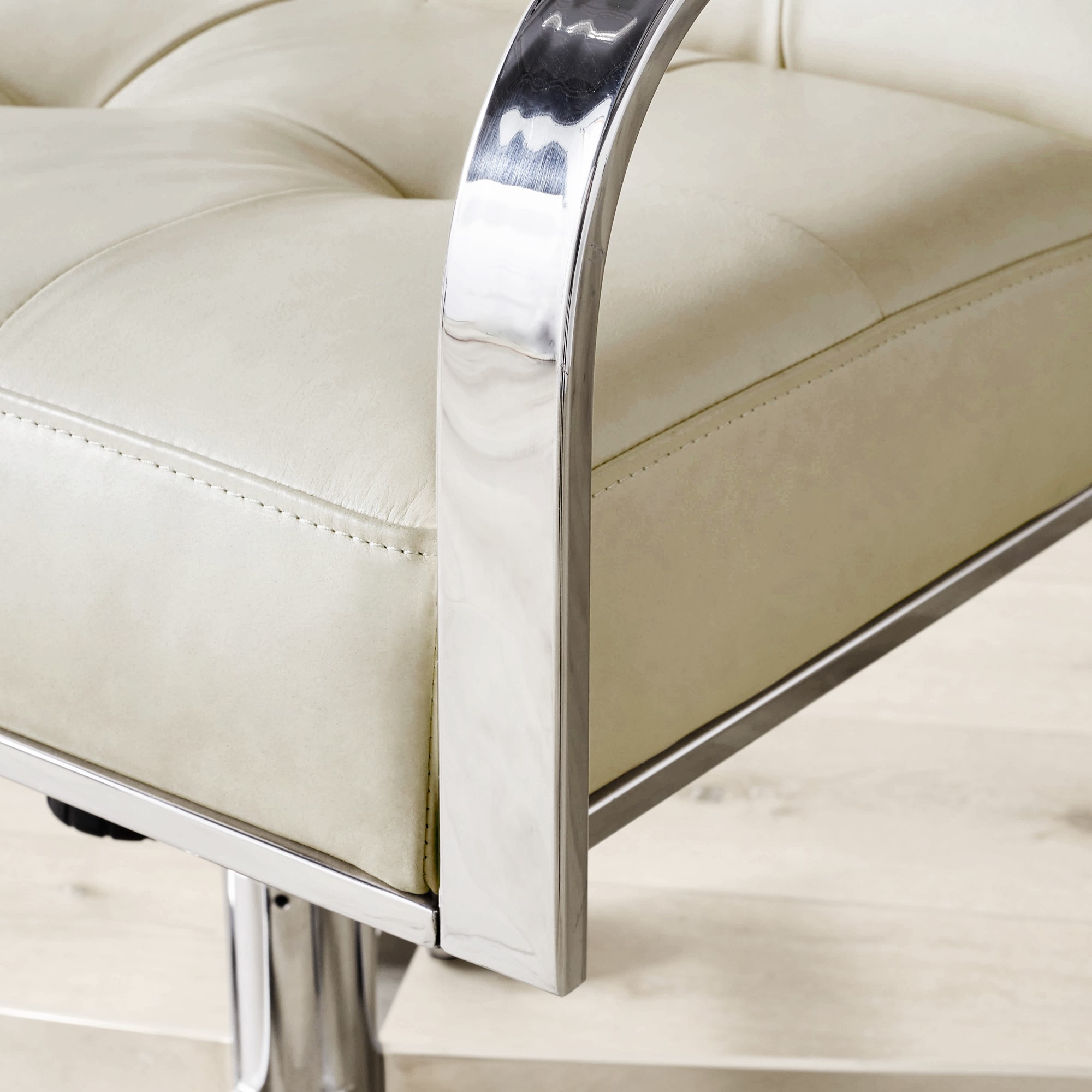 James Swivel Desk Chair