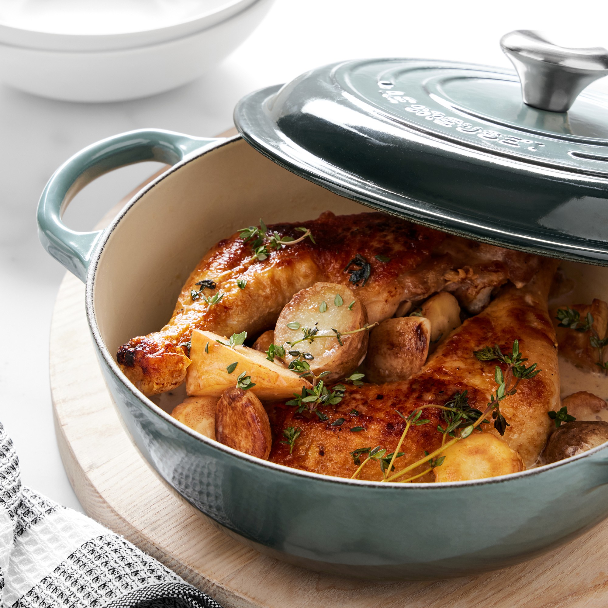 Le Creuset Enameled Cast Iron Signature French Oven, 2 1/2-Qt.