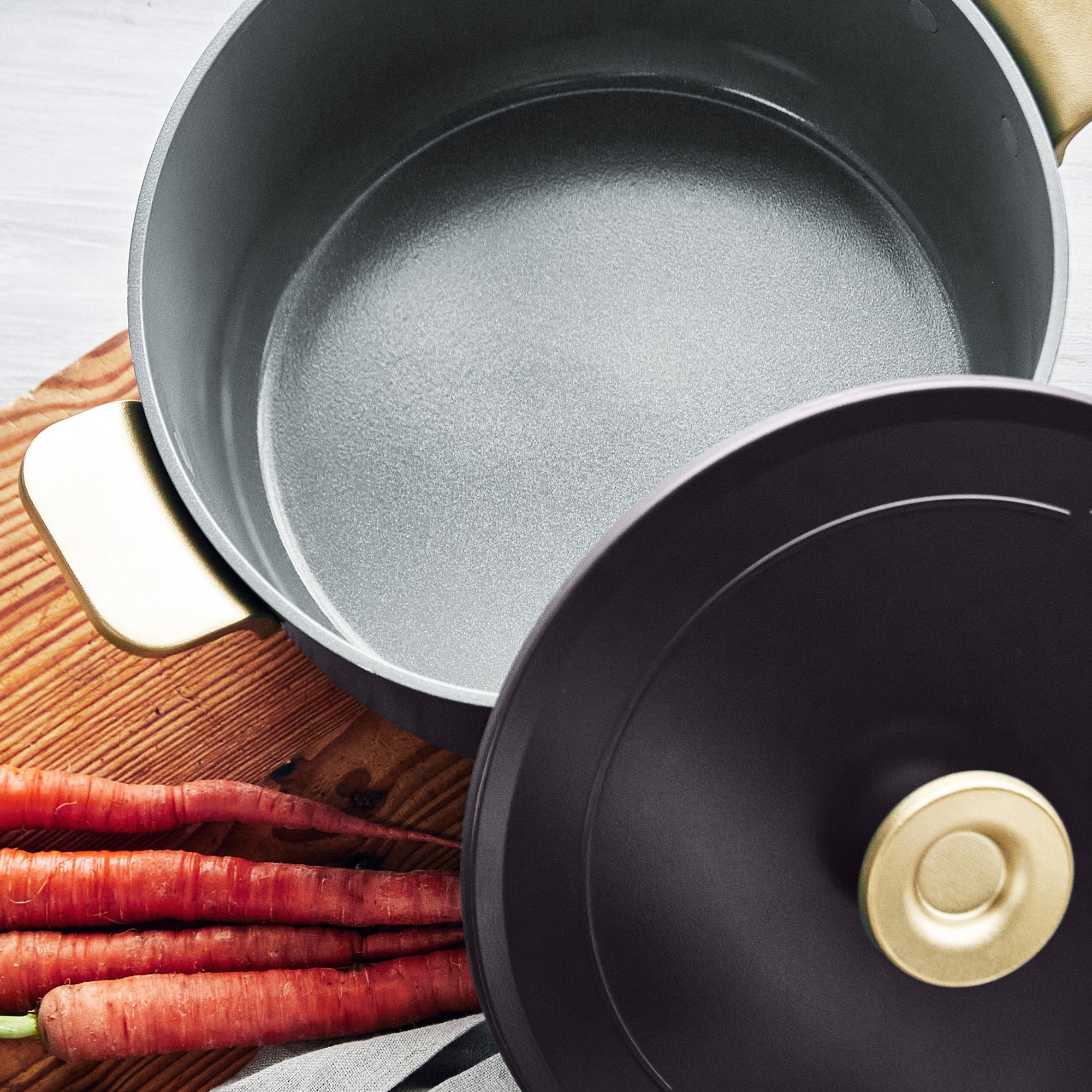 GreenPan™ Stanley Tucci™ Ceramic Nonstick Dutch Oven, 6 1/2-Qt.