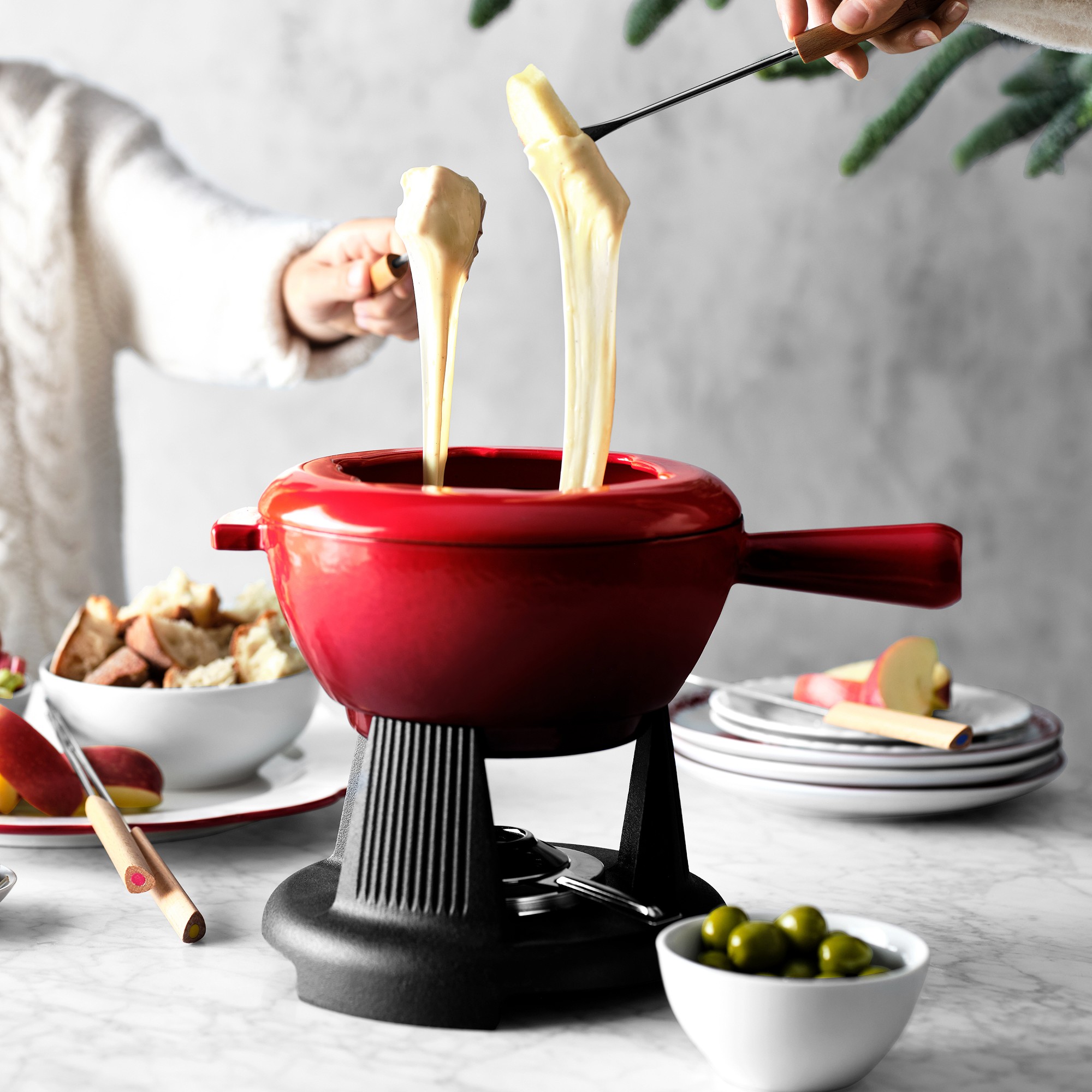 Le Creuset Enameled Cast Iron Fondue Pot, 2 1/2-Qt.