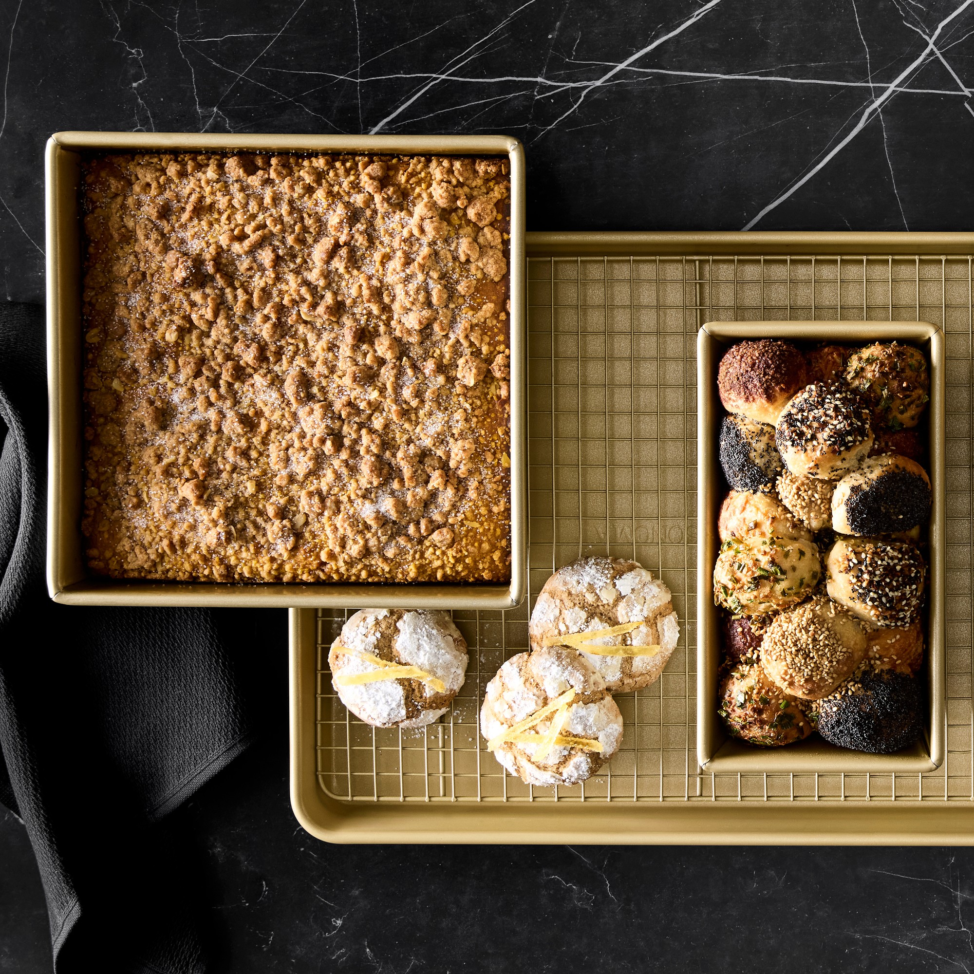 Williams Sonoma Goldtouch® Pro Nonstick Square Cake Pan