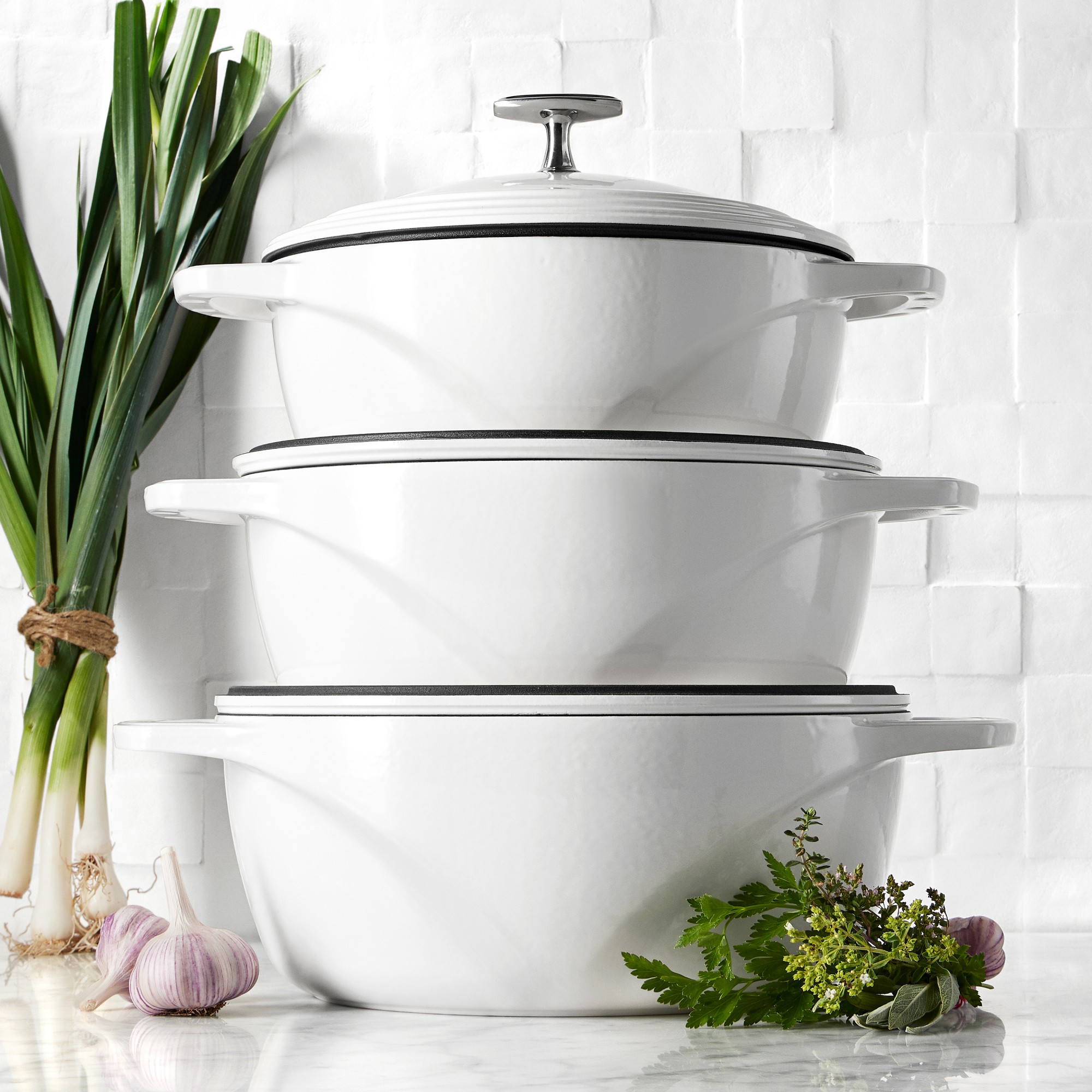 Lodge USA Enameled Cast Iron Dutch Oven