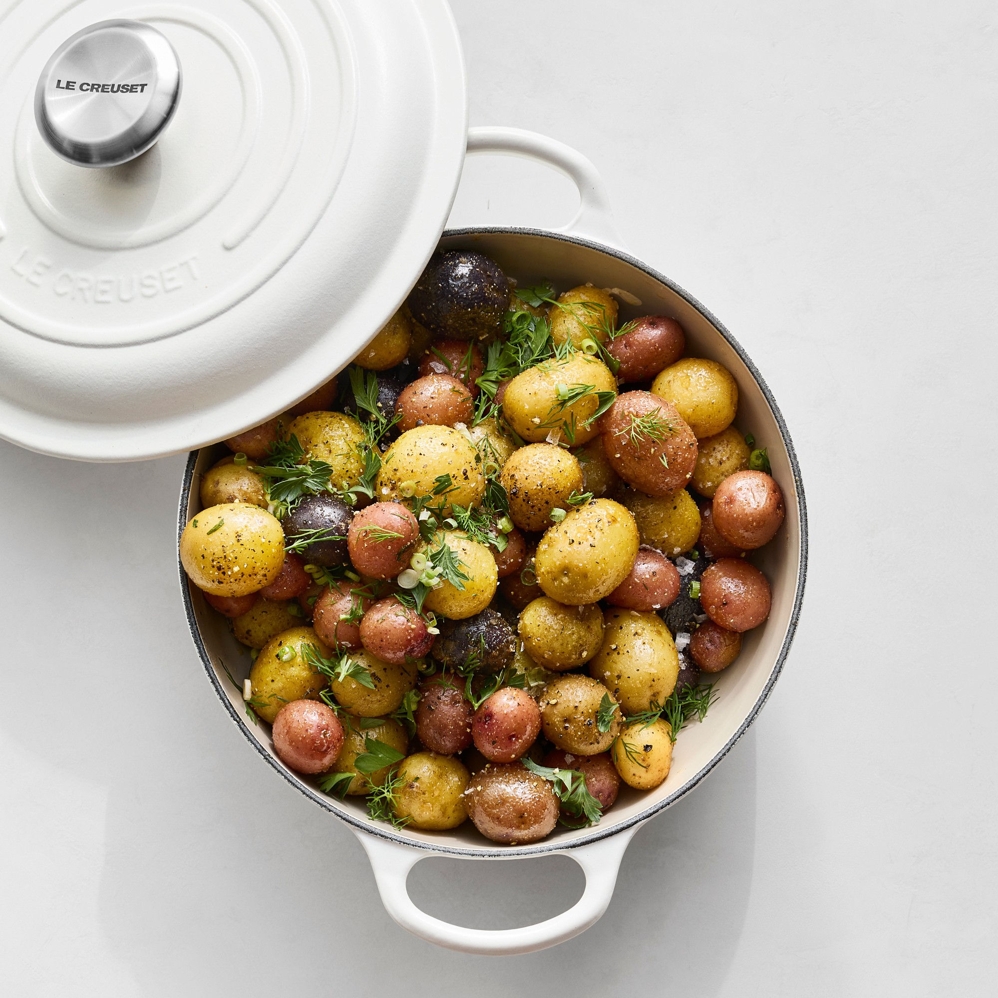 Le Creuset Enameled Cast Iron Signature French Oven, 2 1/2-Qt.