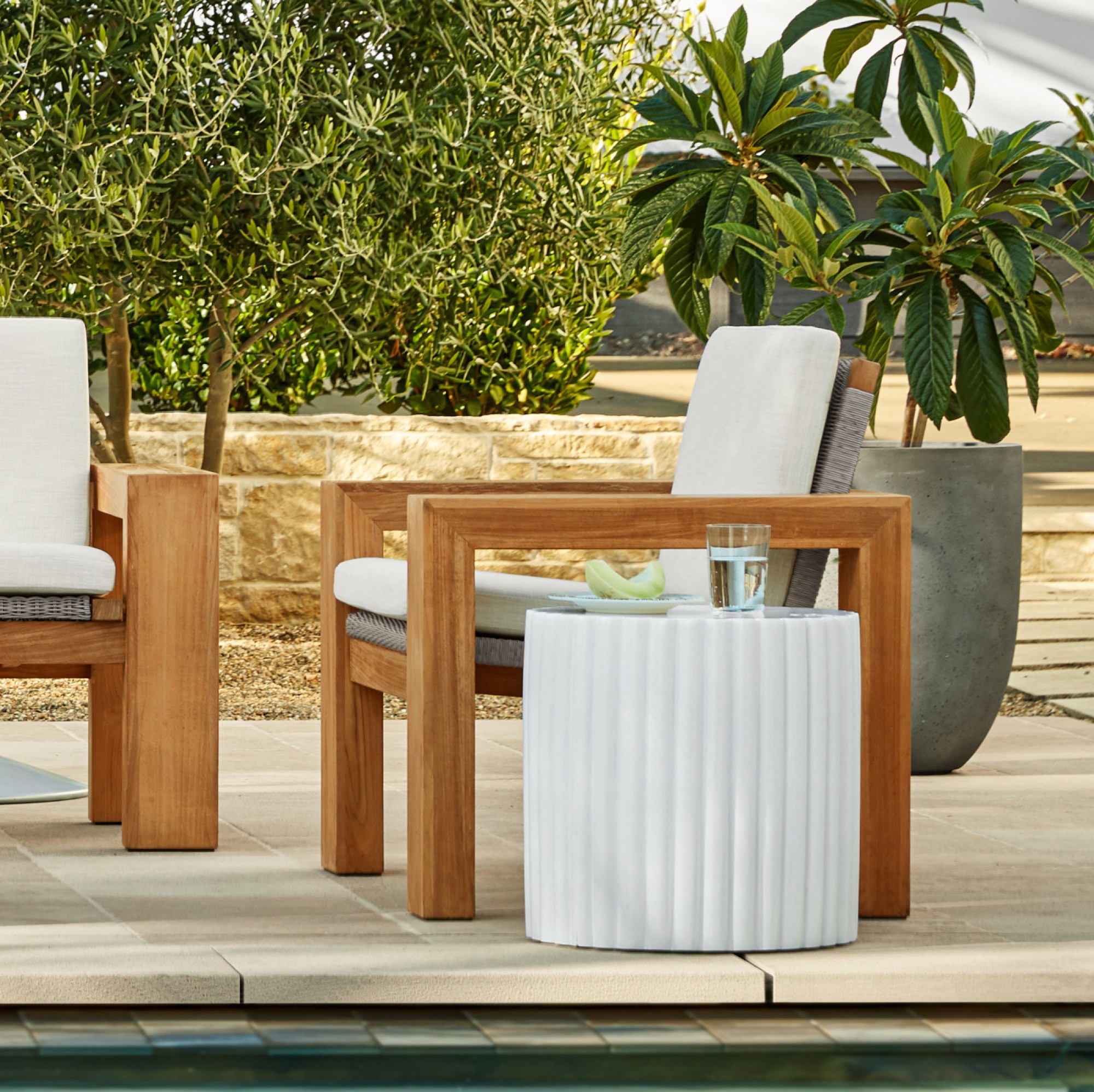 Tropea Fluted Accent Table (18)