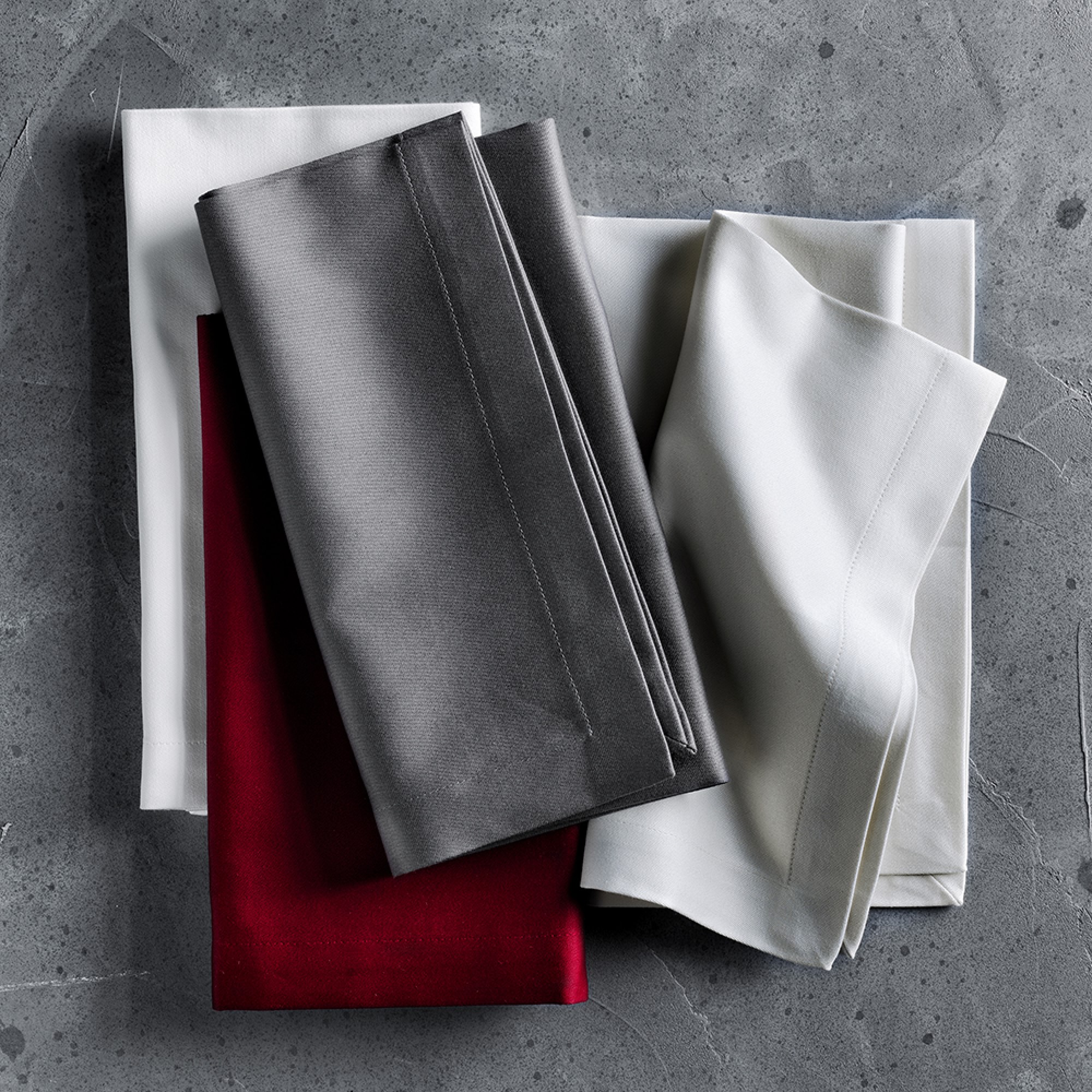 Hotel Dinner Napkins, Set of 12