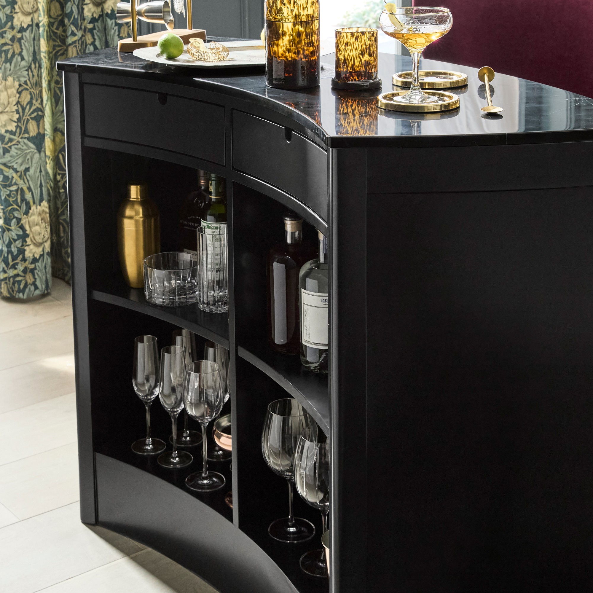 Lewis Curved Bar (49)