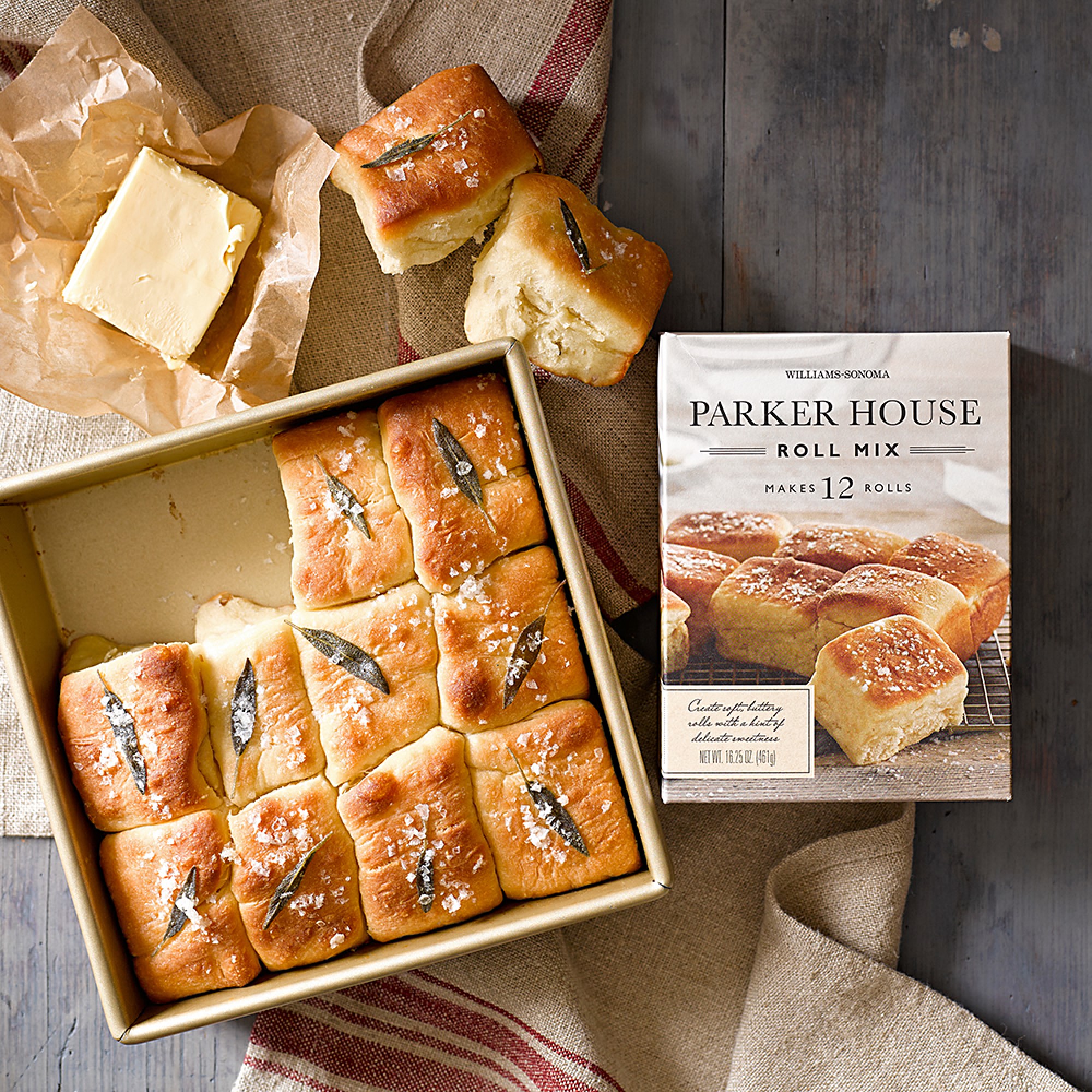 Williams Sonoma Goldtouch® Pro Nonstick Square Cake Pan