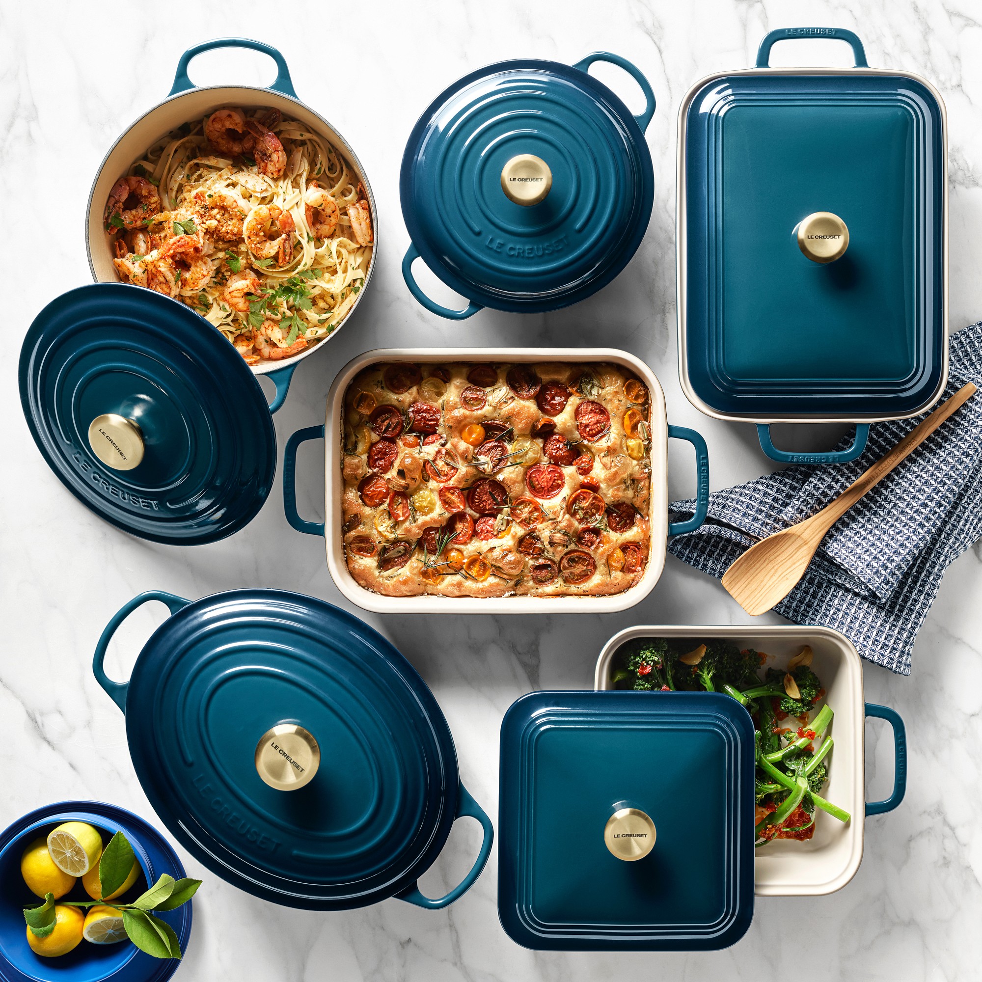 Le Creuset Signature Enameled Cast Iron Round Dutch Oven