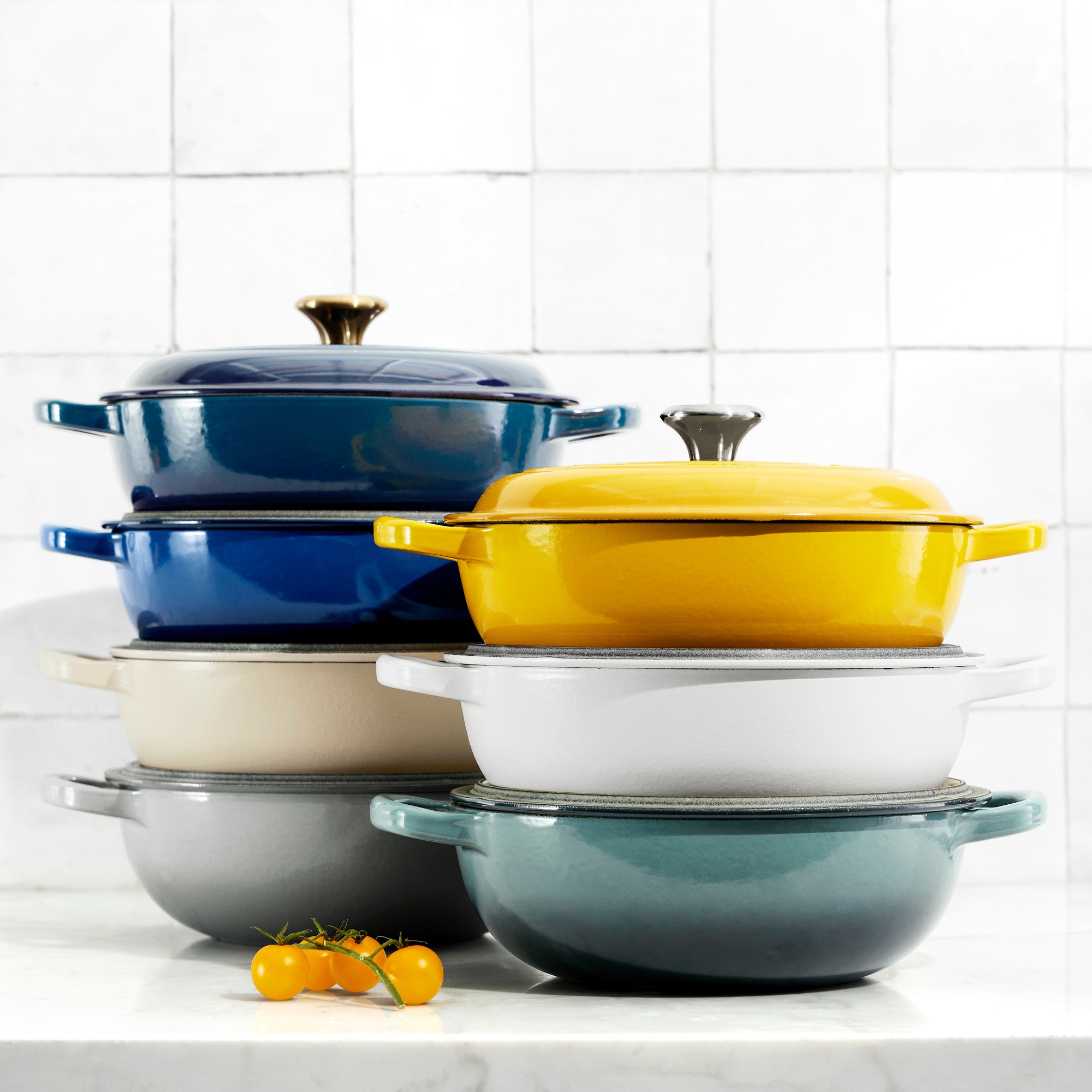 Le Creuset Enameled Cast Iron Signature French Oven, 2 1/2-Qt.