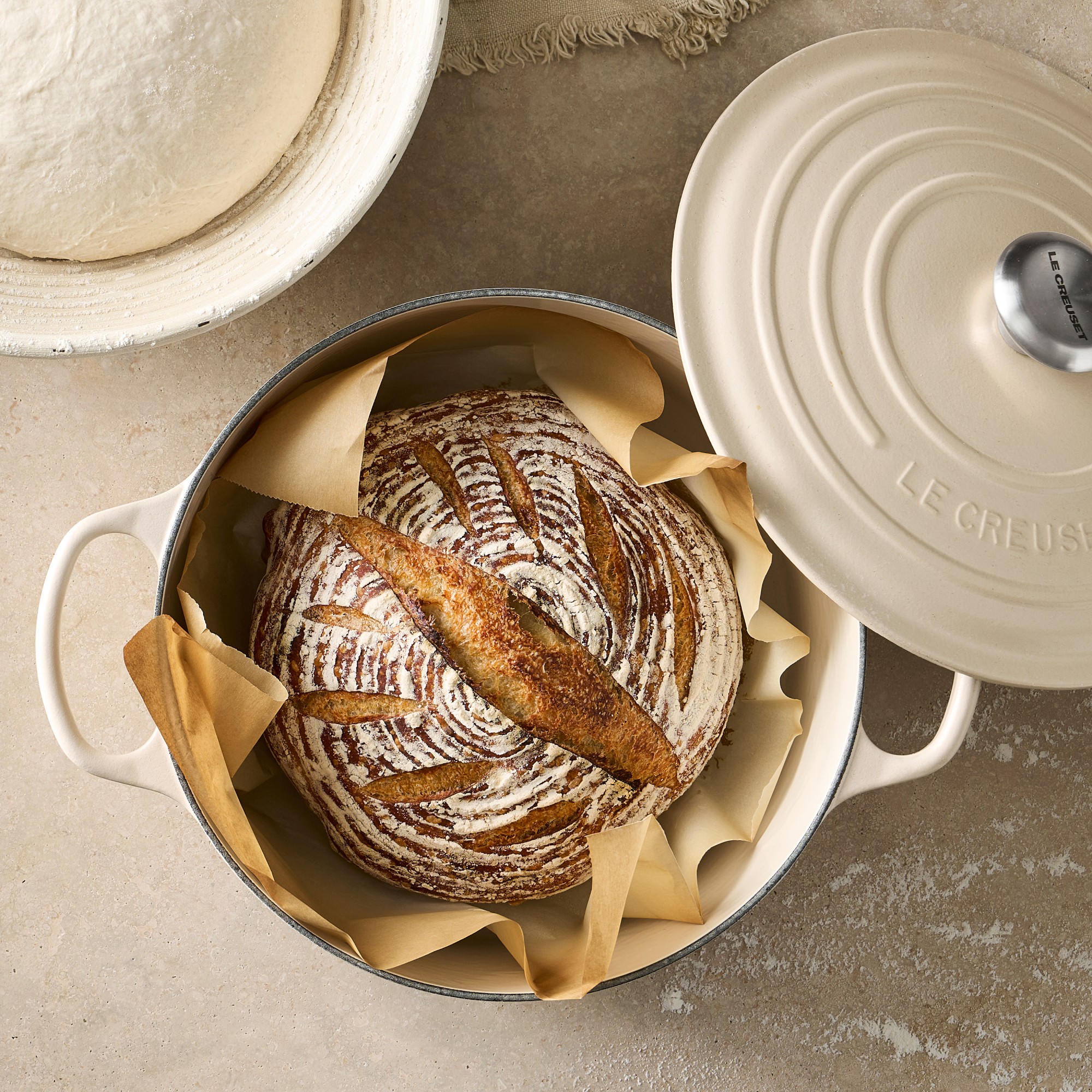 Le Creuset Signature Enameled Cast Iron Round Dutch Oven