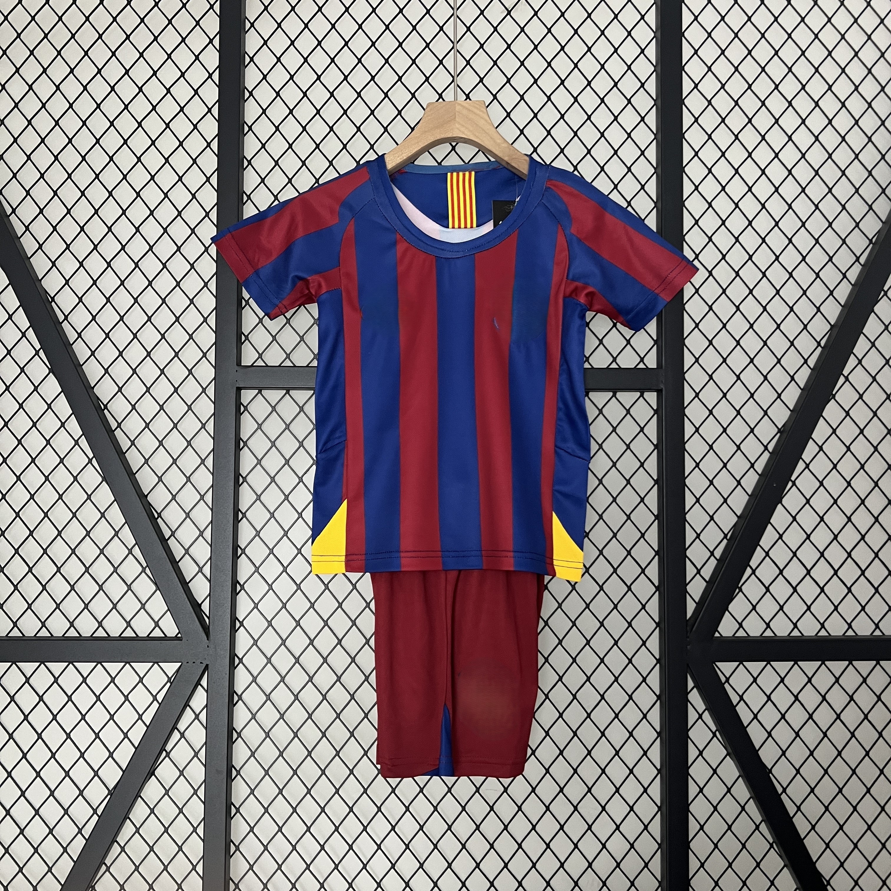 Barcelona Retro Kidswear