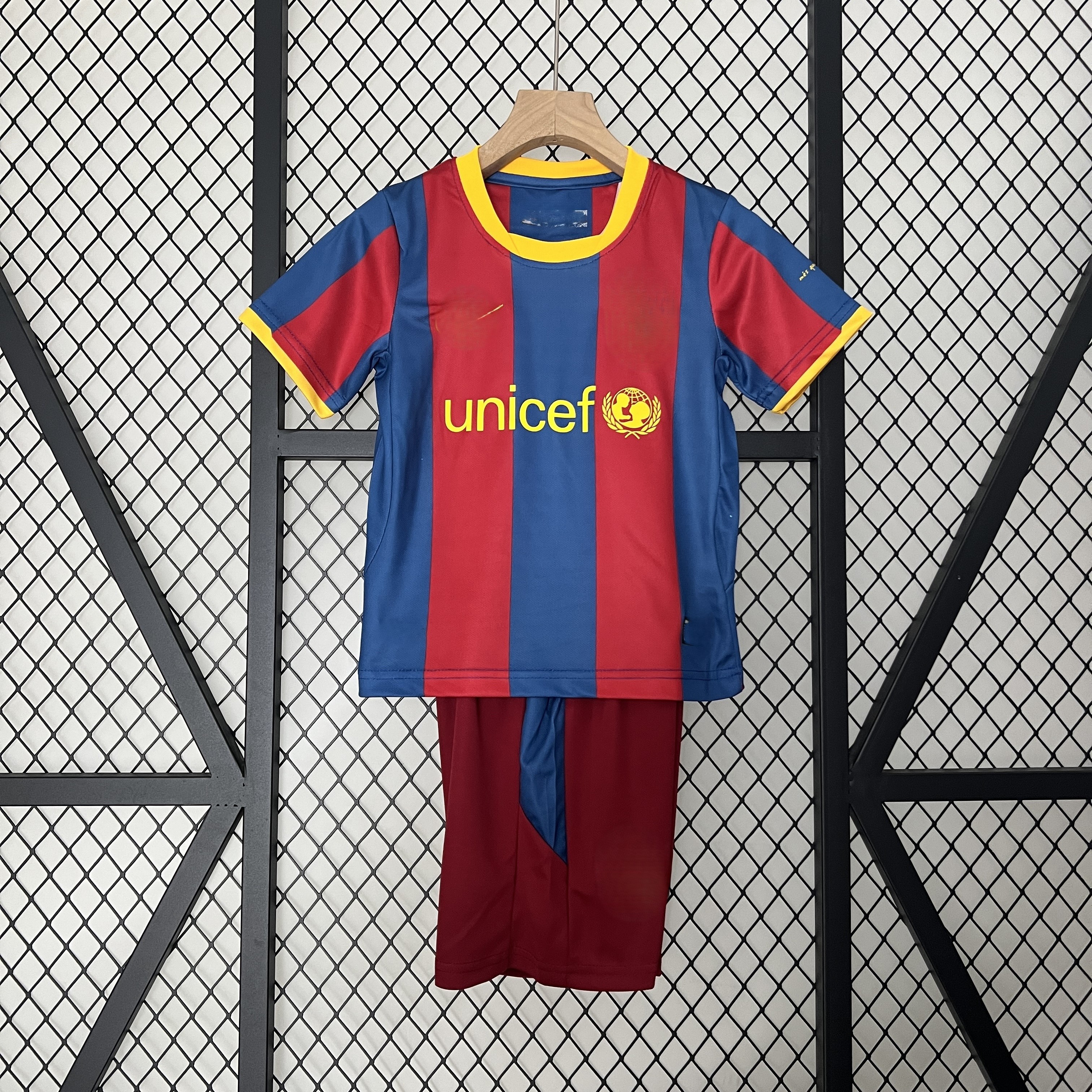 Barcelona Retro Kidswear