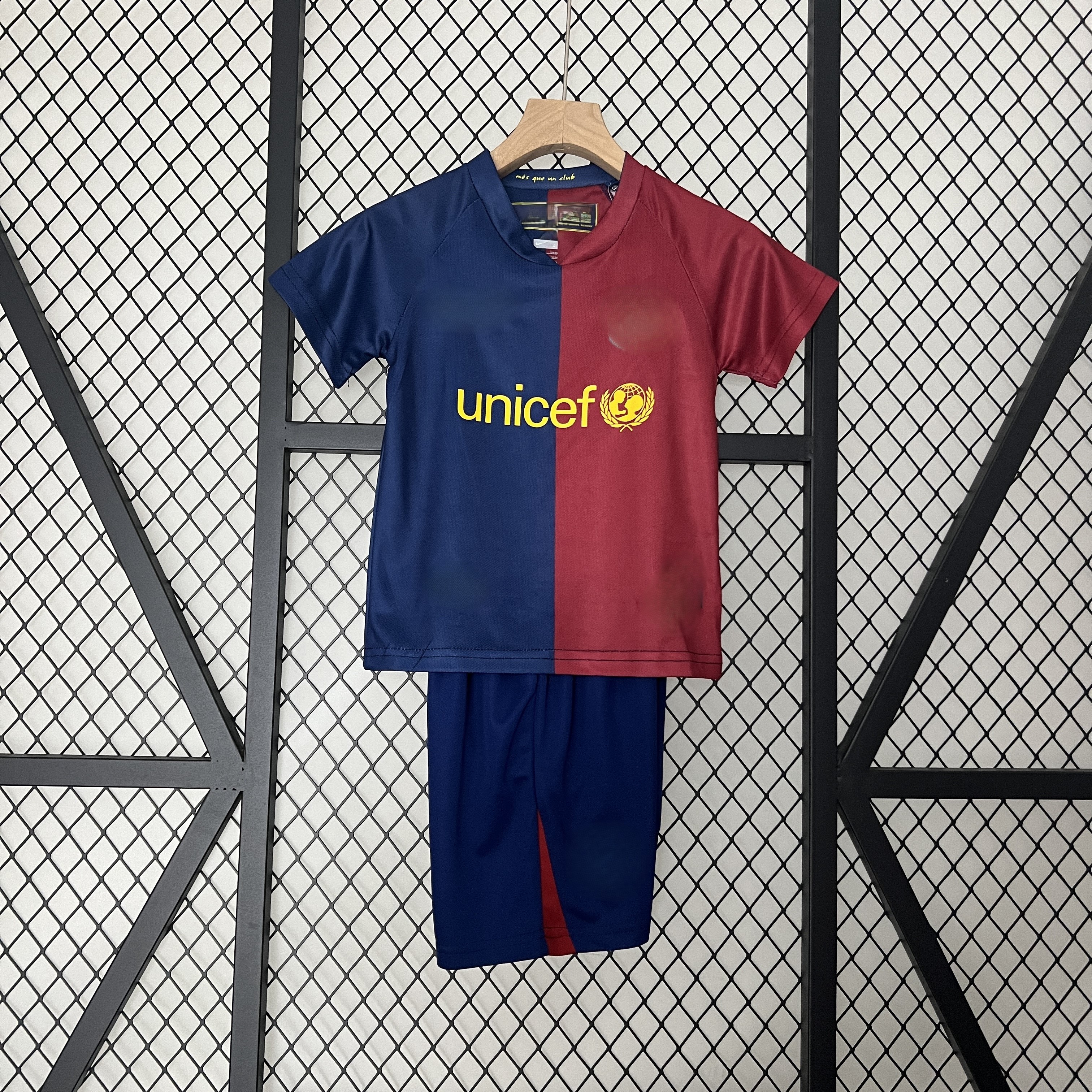 Barcelona Retro Kidswear