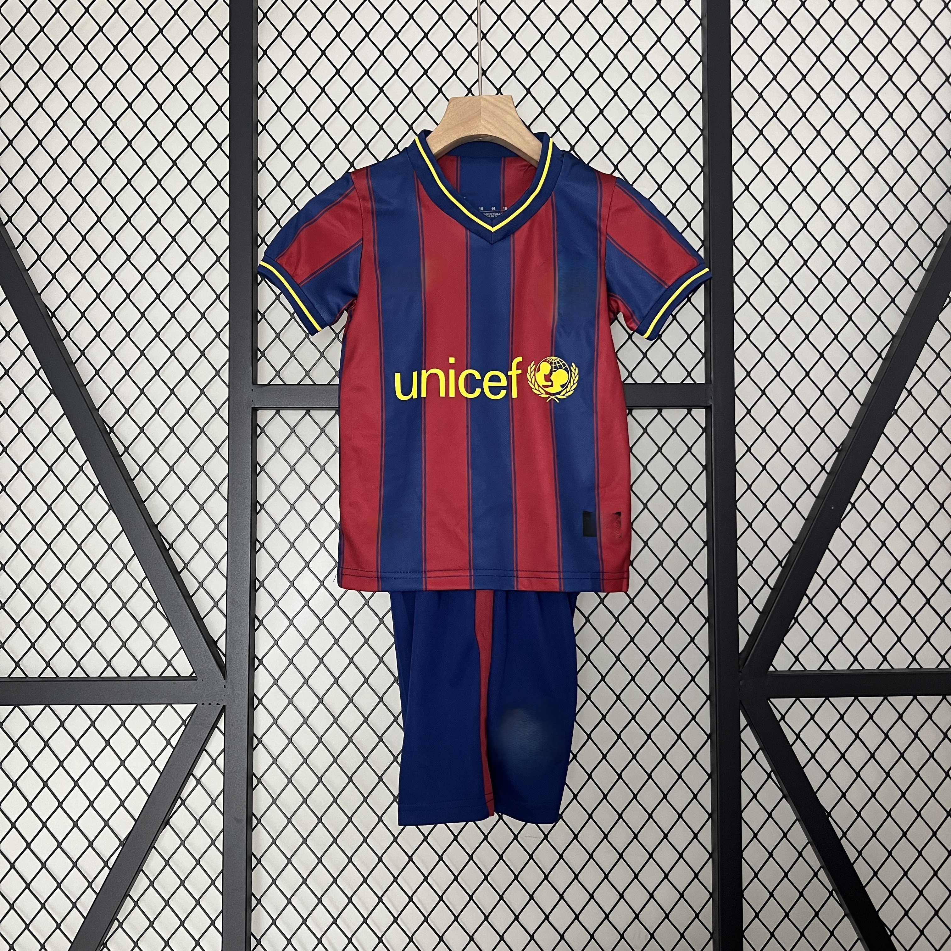 Barcelona Retro Kidswear