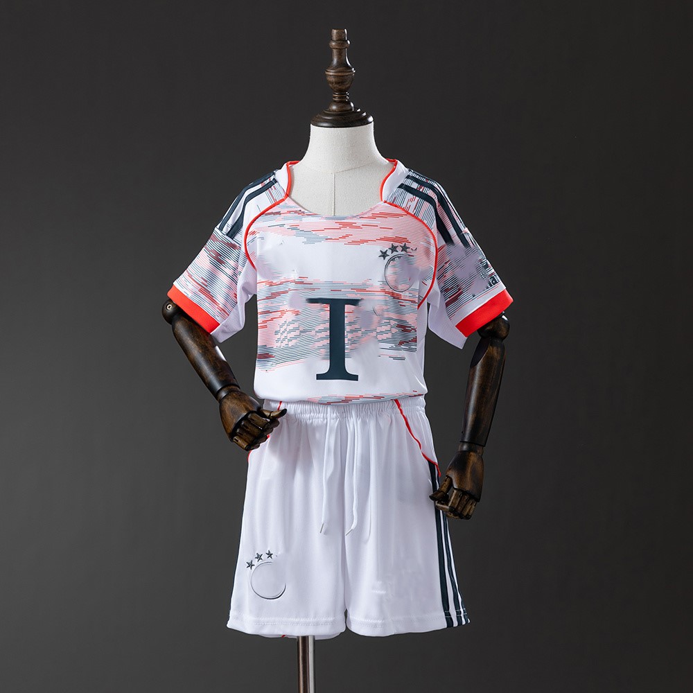 New Bayern Munich kids jersey