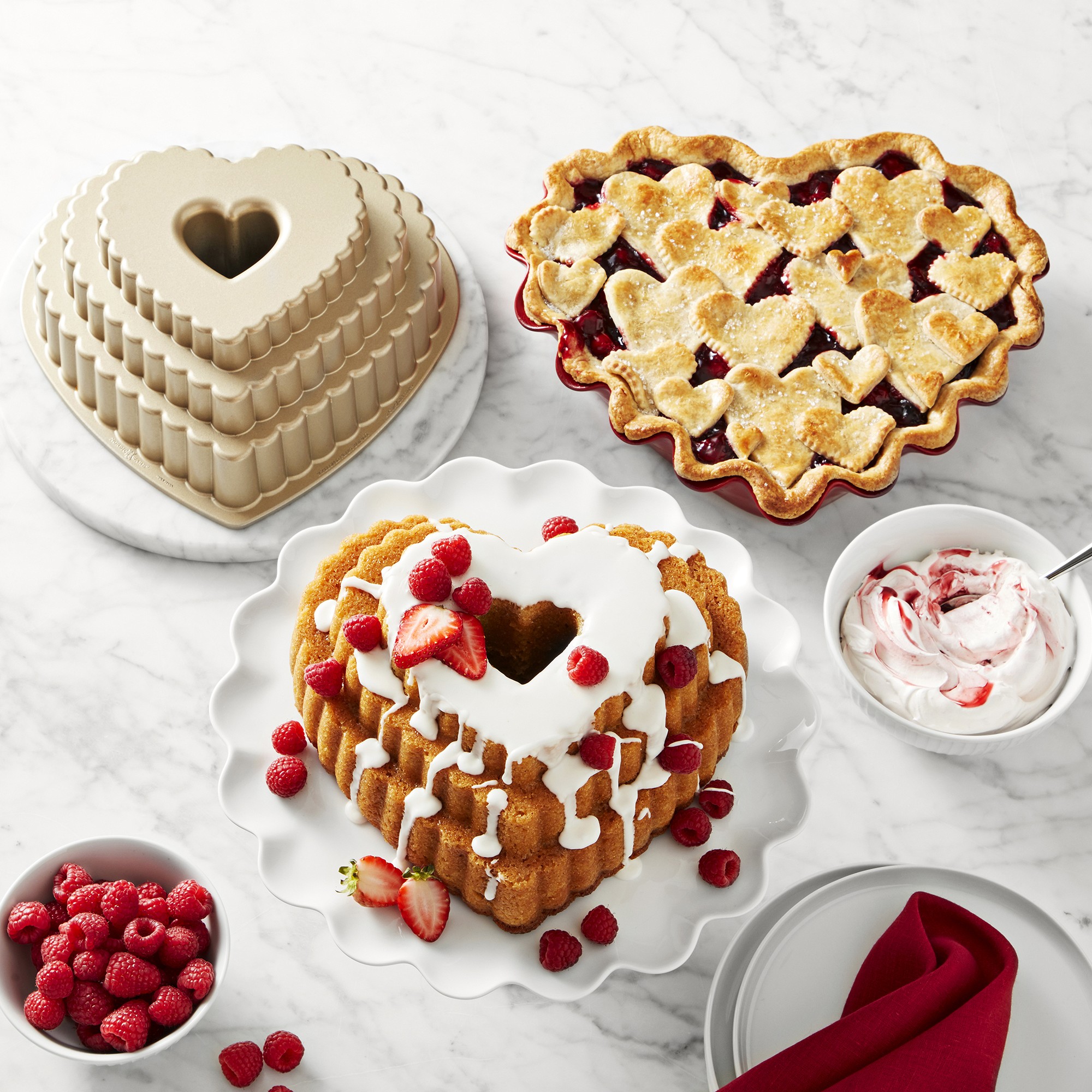 Nordic Ware Nonstick Cast Aluminum Scallop Heart Bundt® Cake Pan