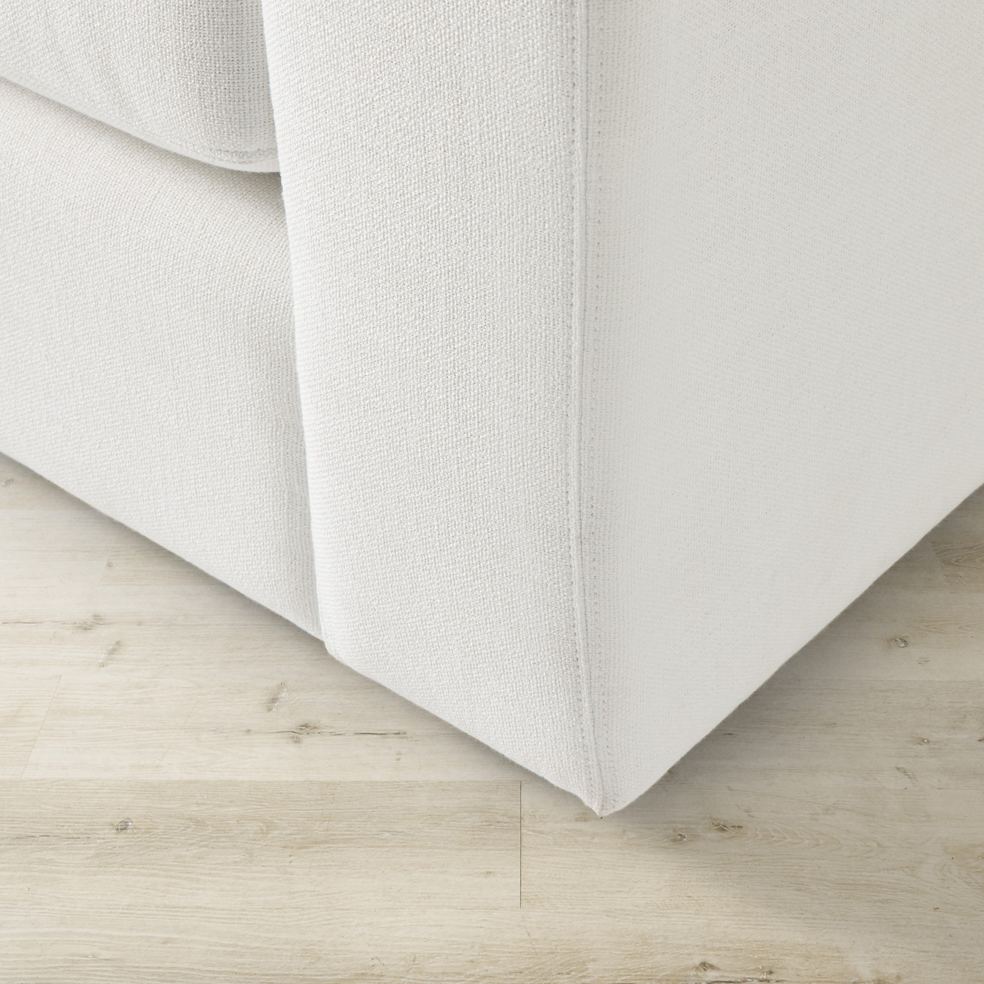 Carlton Curve Swivel Chair