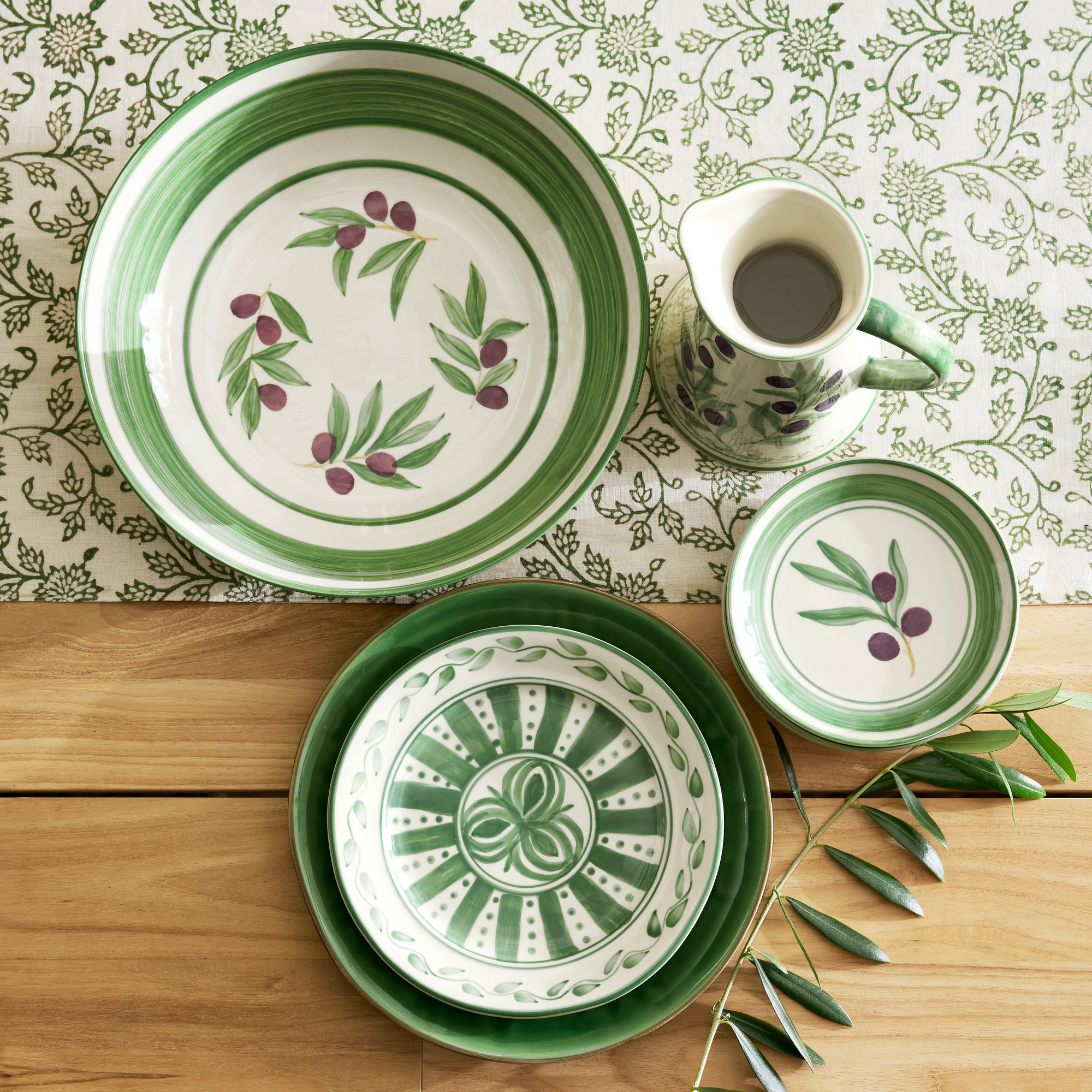 Dahlia Green Table Runner