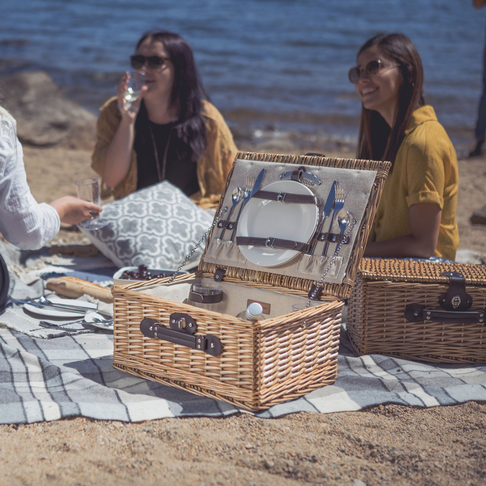 Naples Picnic Basket
