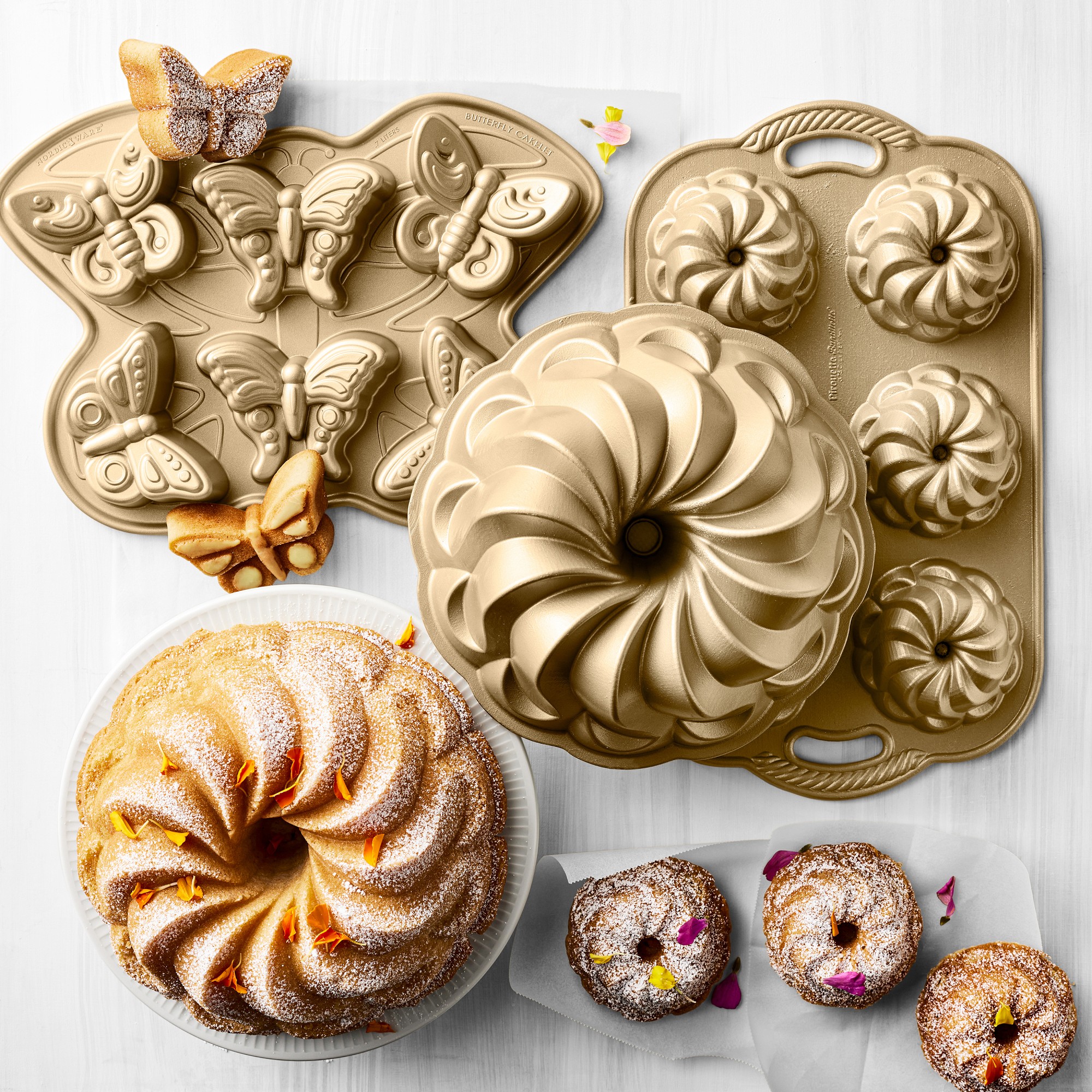 Nordic Ware Nonstick Cast Aluminum Pirouette Bundtlette Pan
