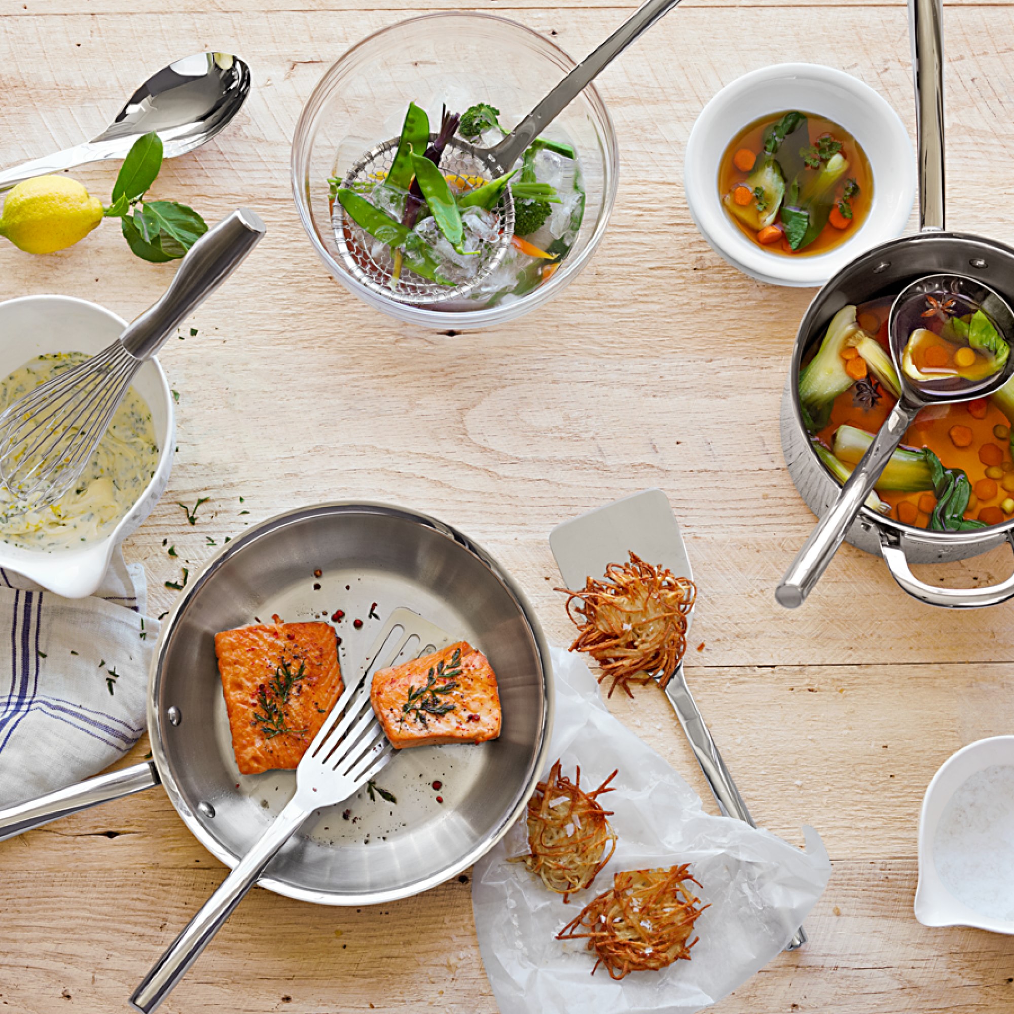 Williams Sonoma Signature Stainless Steel Fish Turner