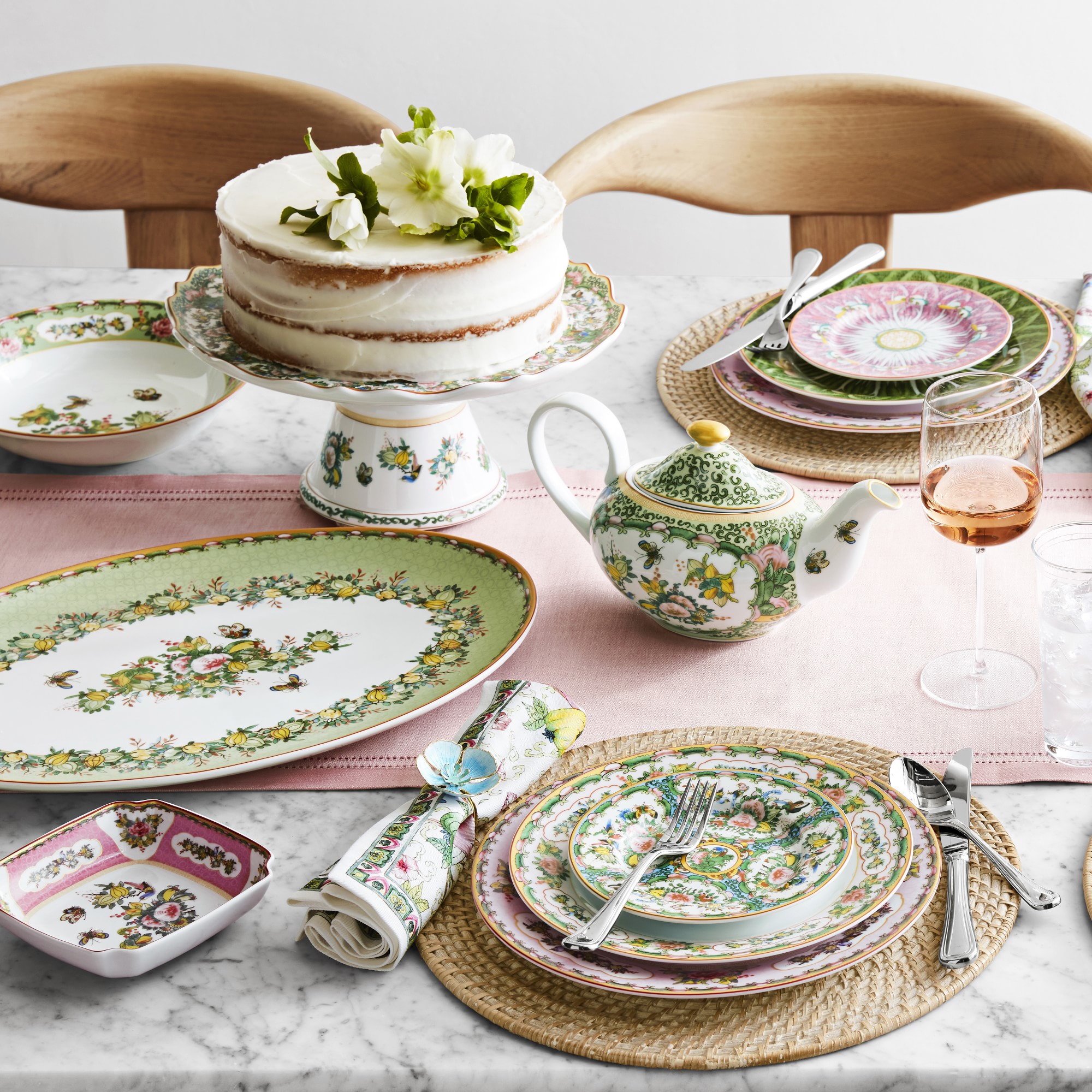Famille Rose Cake Stand