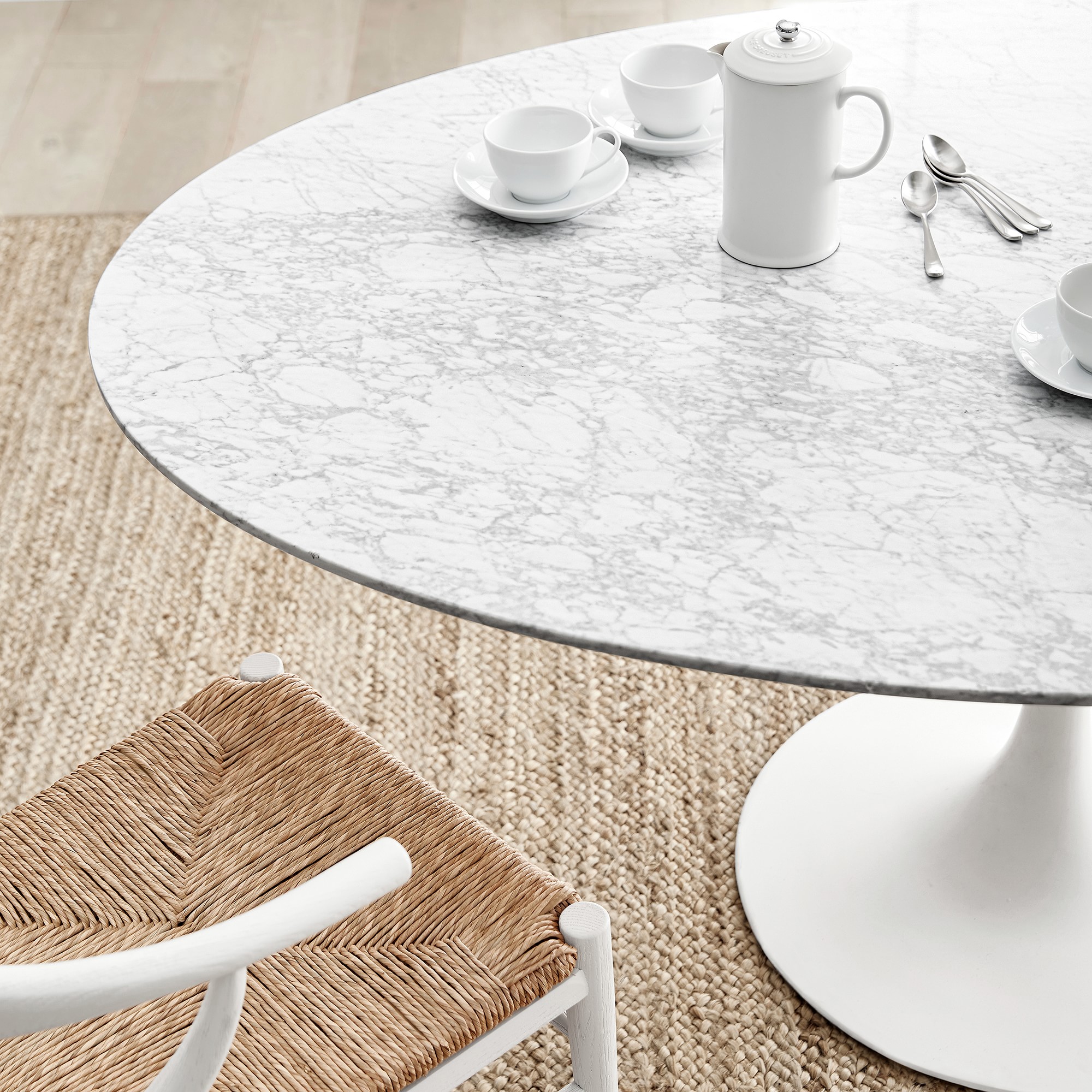 Tulip Oval Pedestal Dining Table (70