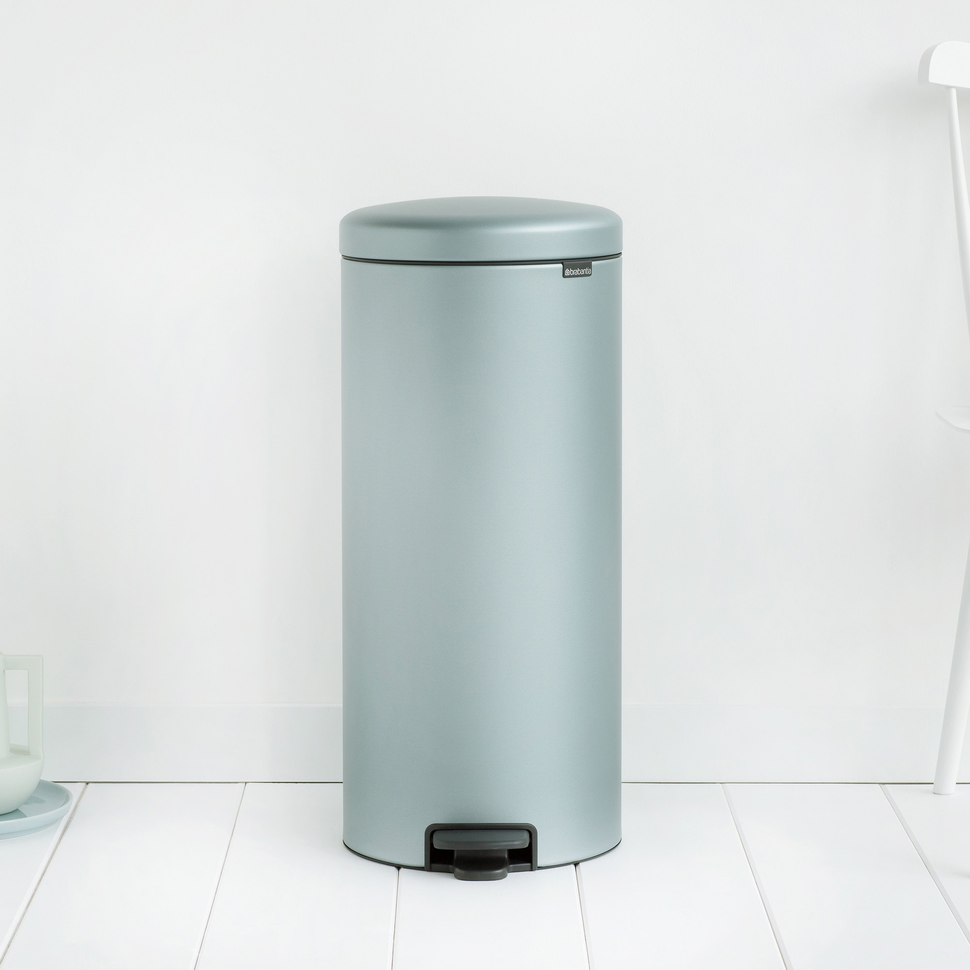 Brabantia NewIcon Step Can, 8 Gallons