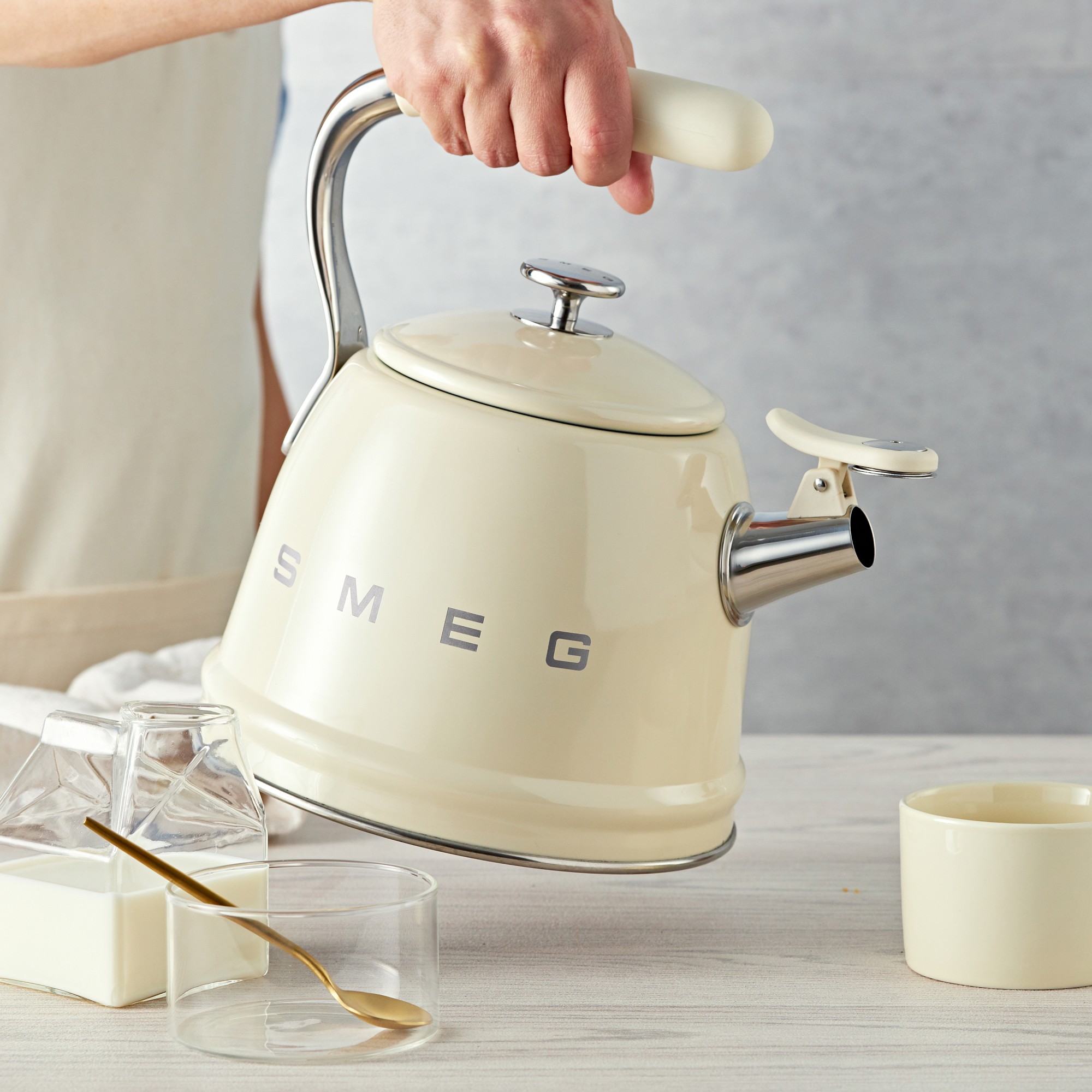 SMEG Stainless-Steel Whistling Tea Kettle, 2 1/2-Qt.