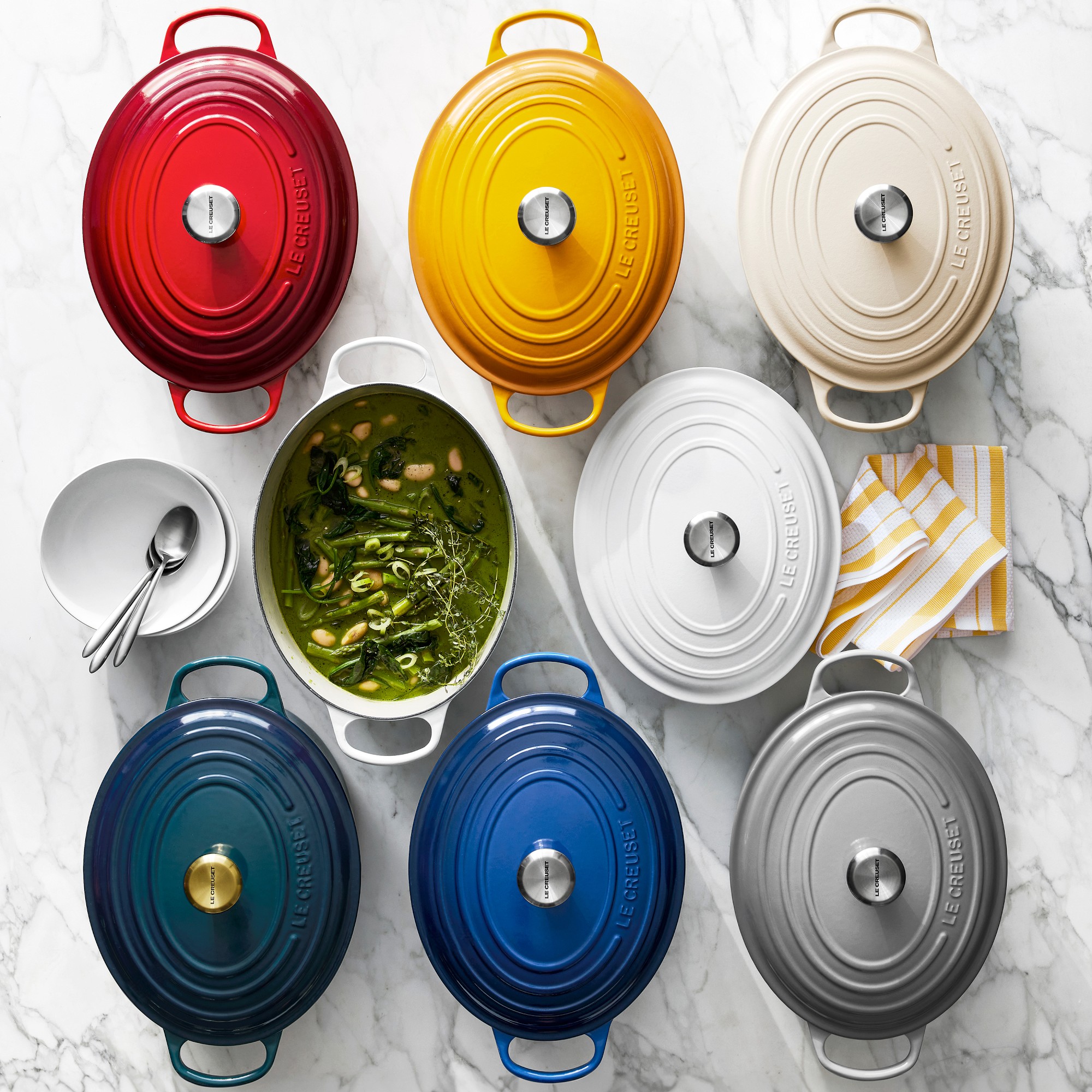 Le Creuset Signature Enameled Cast Iron Oval Dutch Oven
