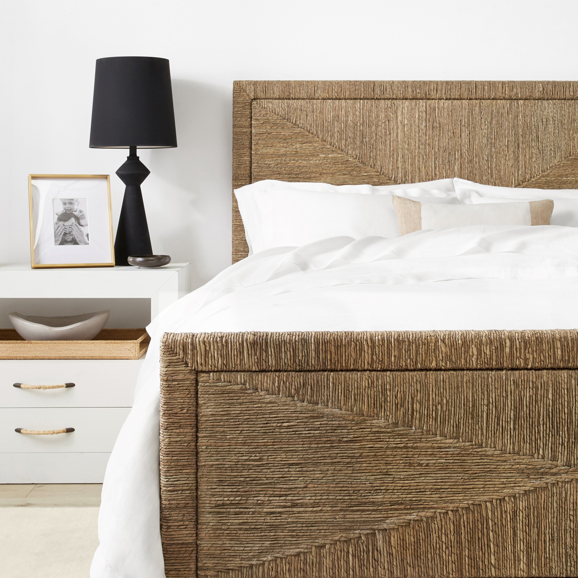 Malta 2-Drawer Nightstand (34