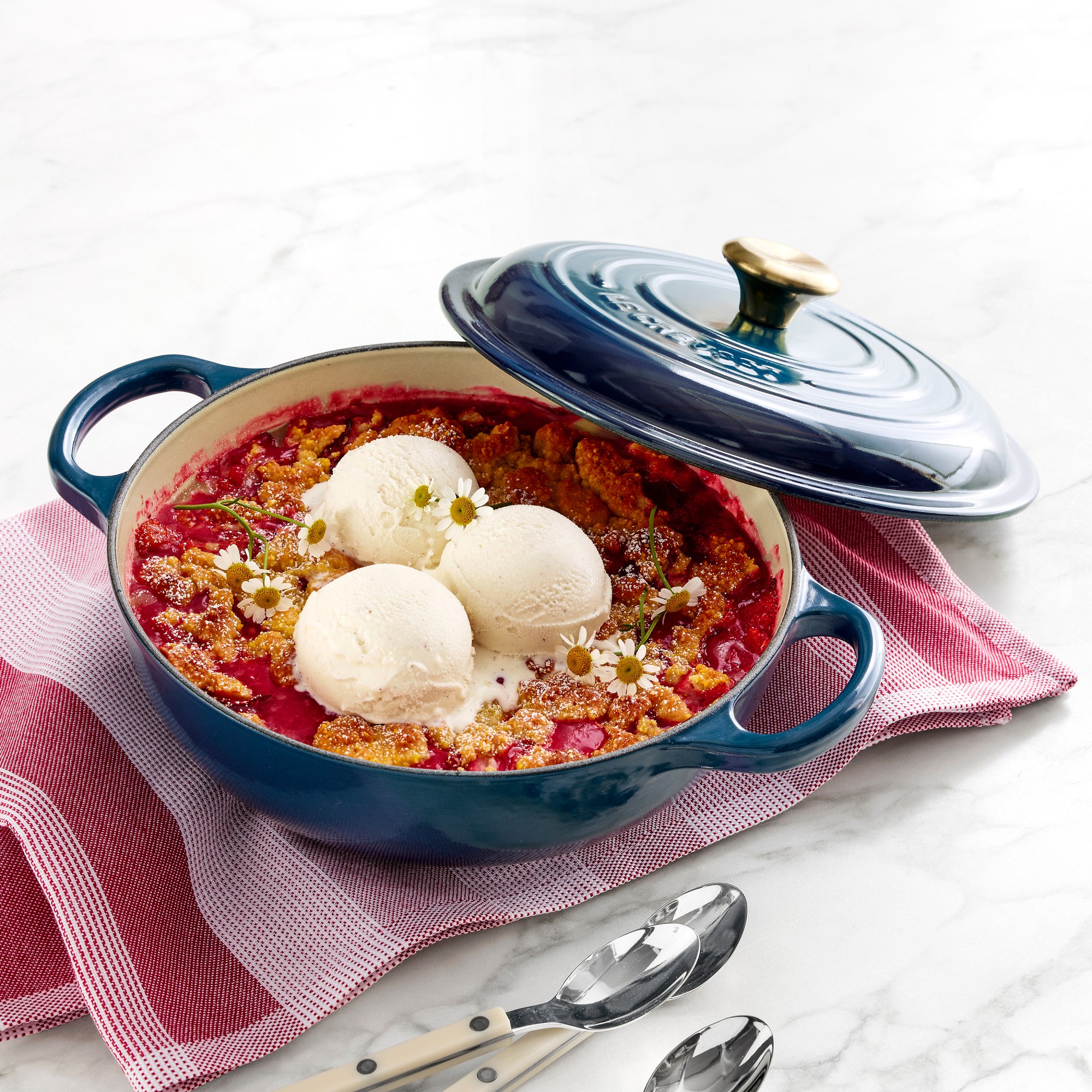 Le Creuset Enameled Cast Iron Signature French Oven, 2 1/2-Qt.