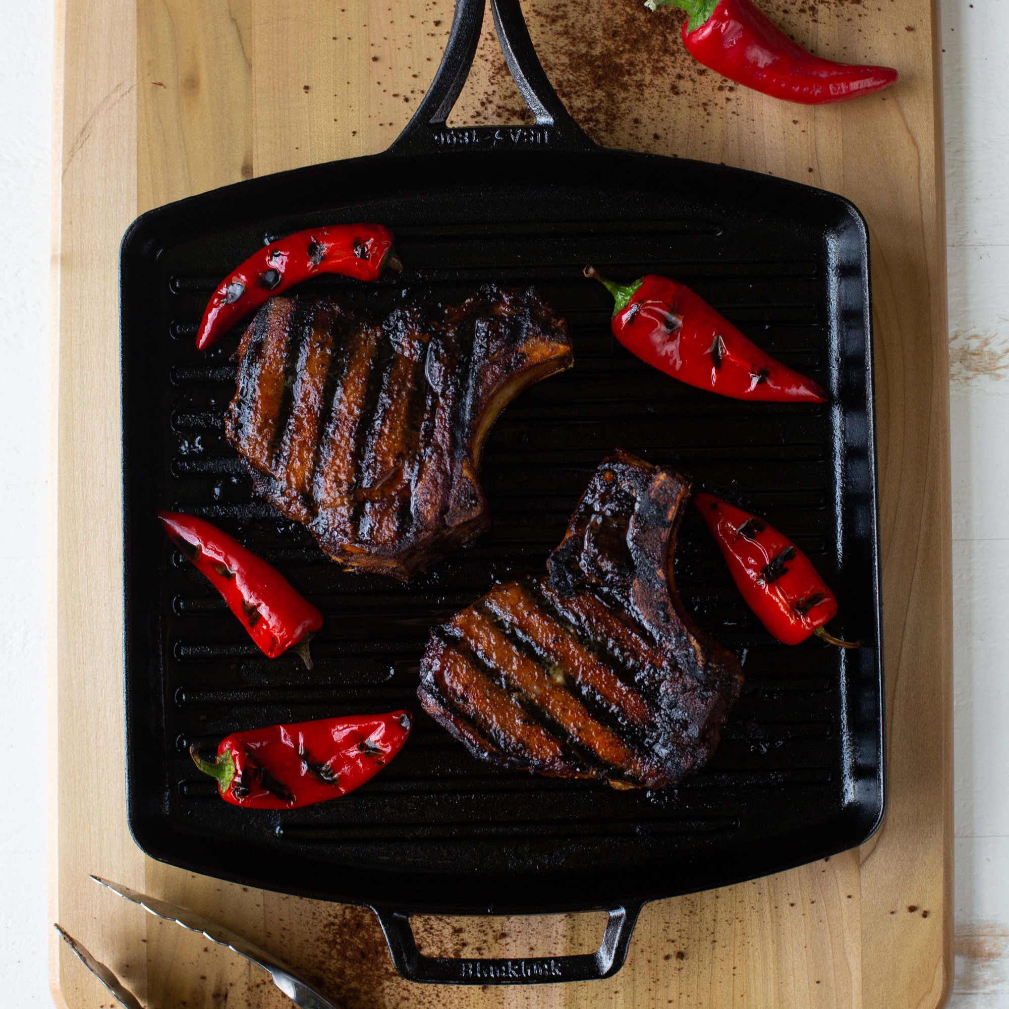 Lodge Blacklock Triple Seasoned Cast Iron Square Grill Pan