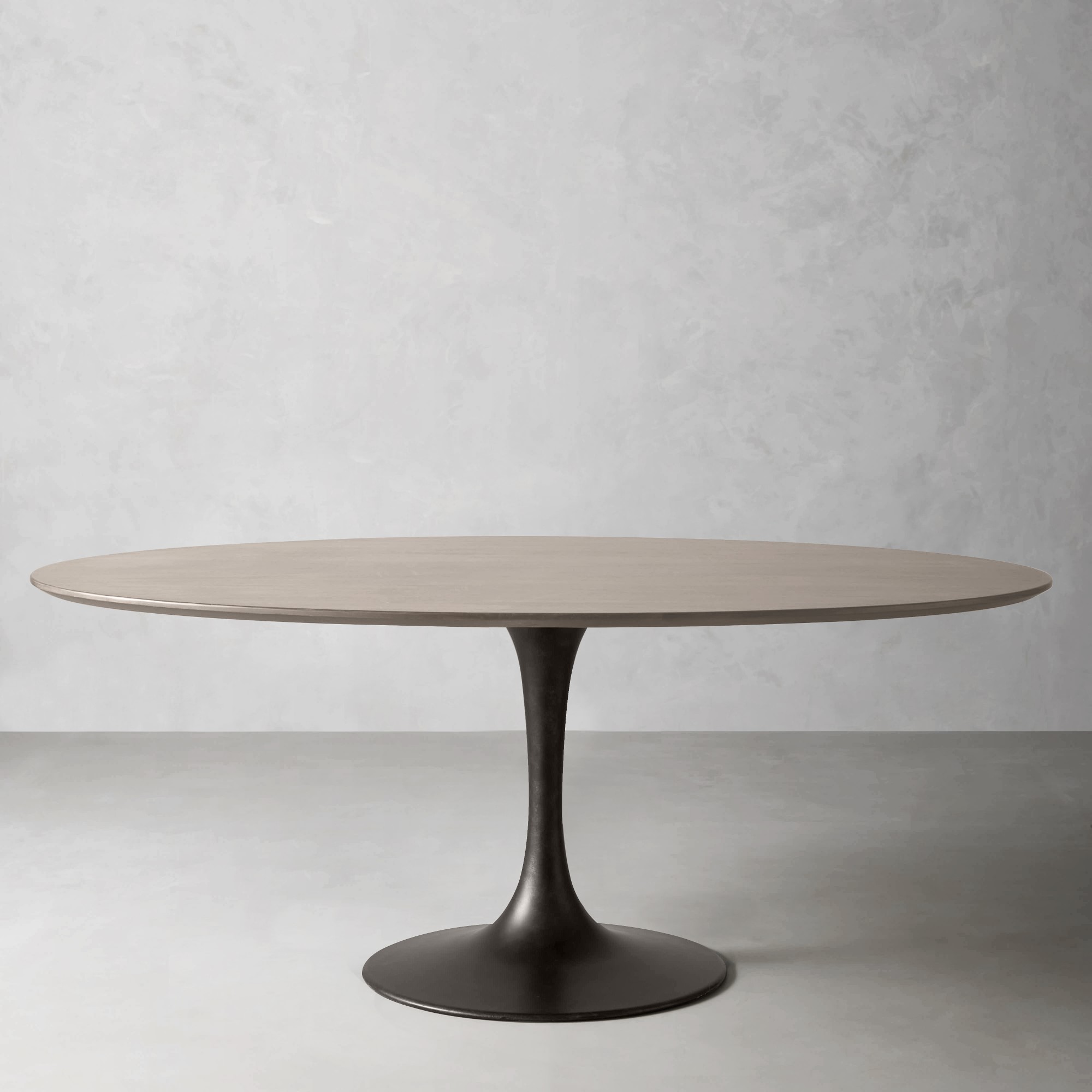 Tulip Oval Pedestal Dining Table (70