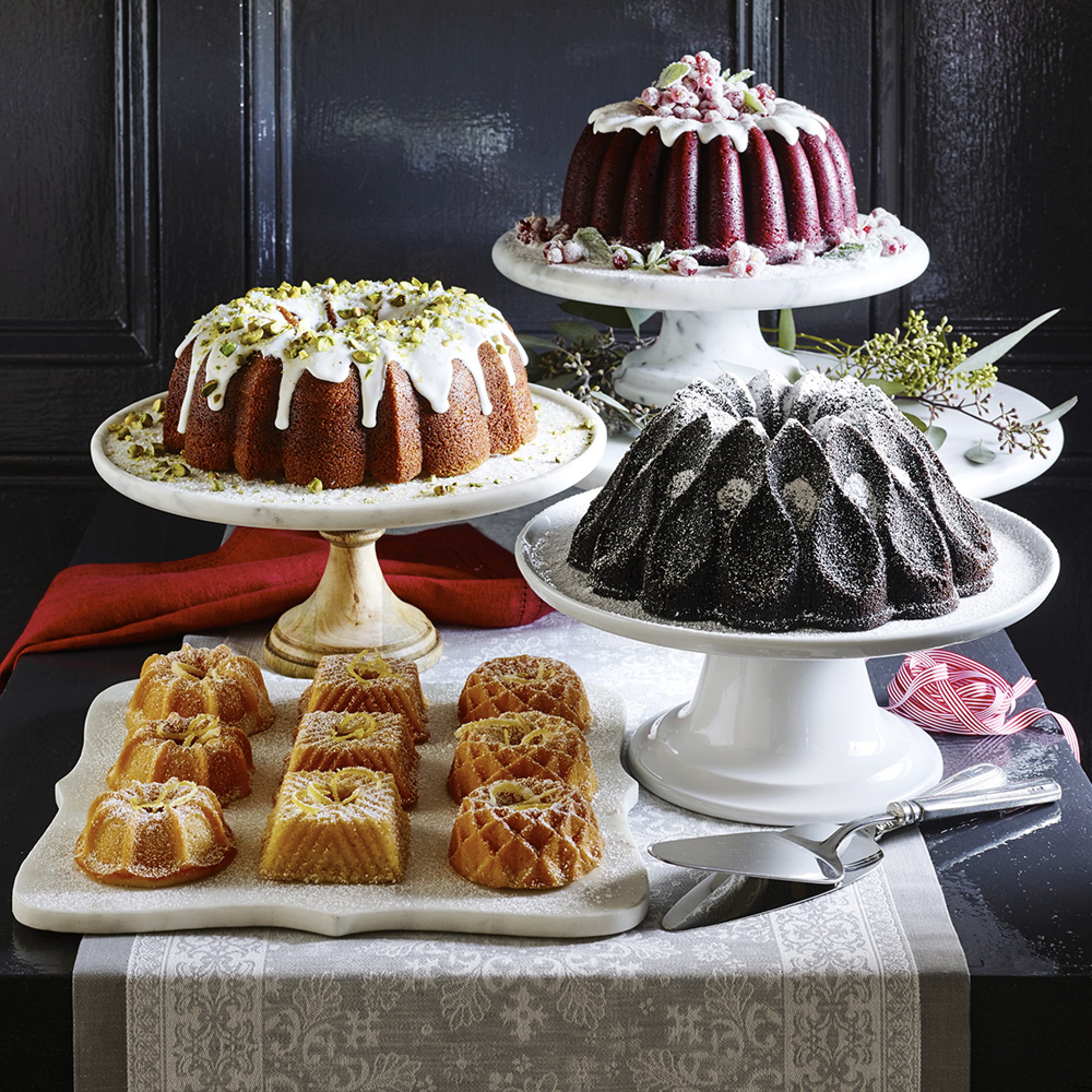 Nordic Ware Nonstick Cast Aluminum Anniversary Bundt® Pan