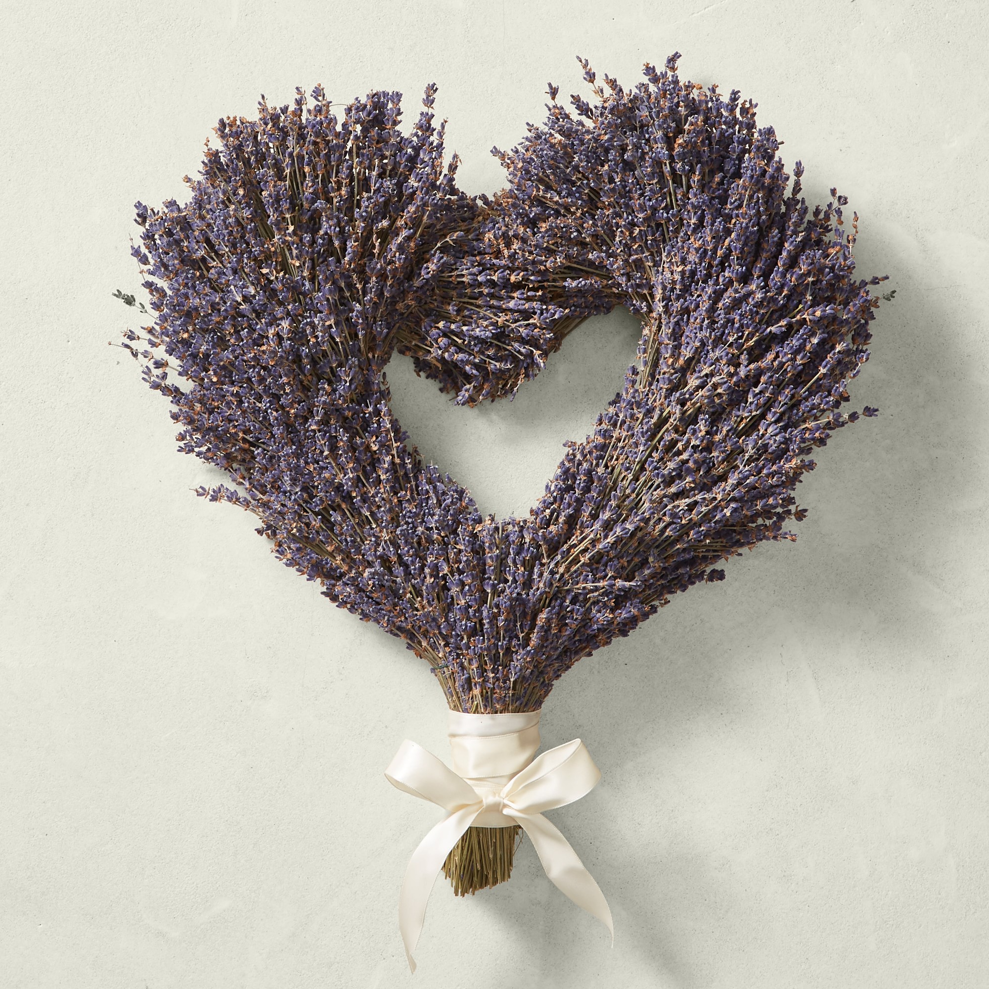Lavender Heart Live Wreath, 16