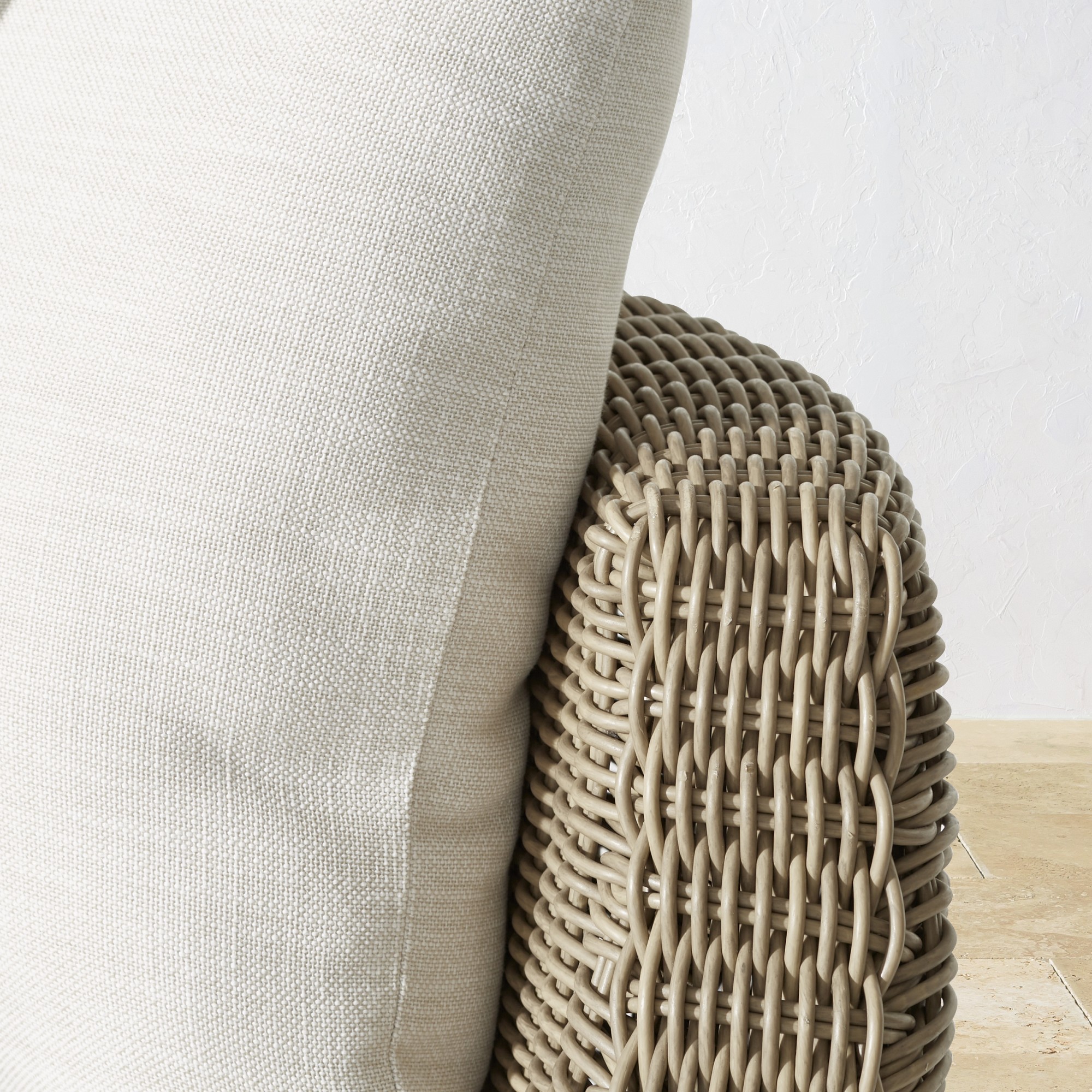 San Clemente Outdoor Curved Swivel Chair