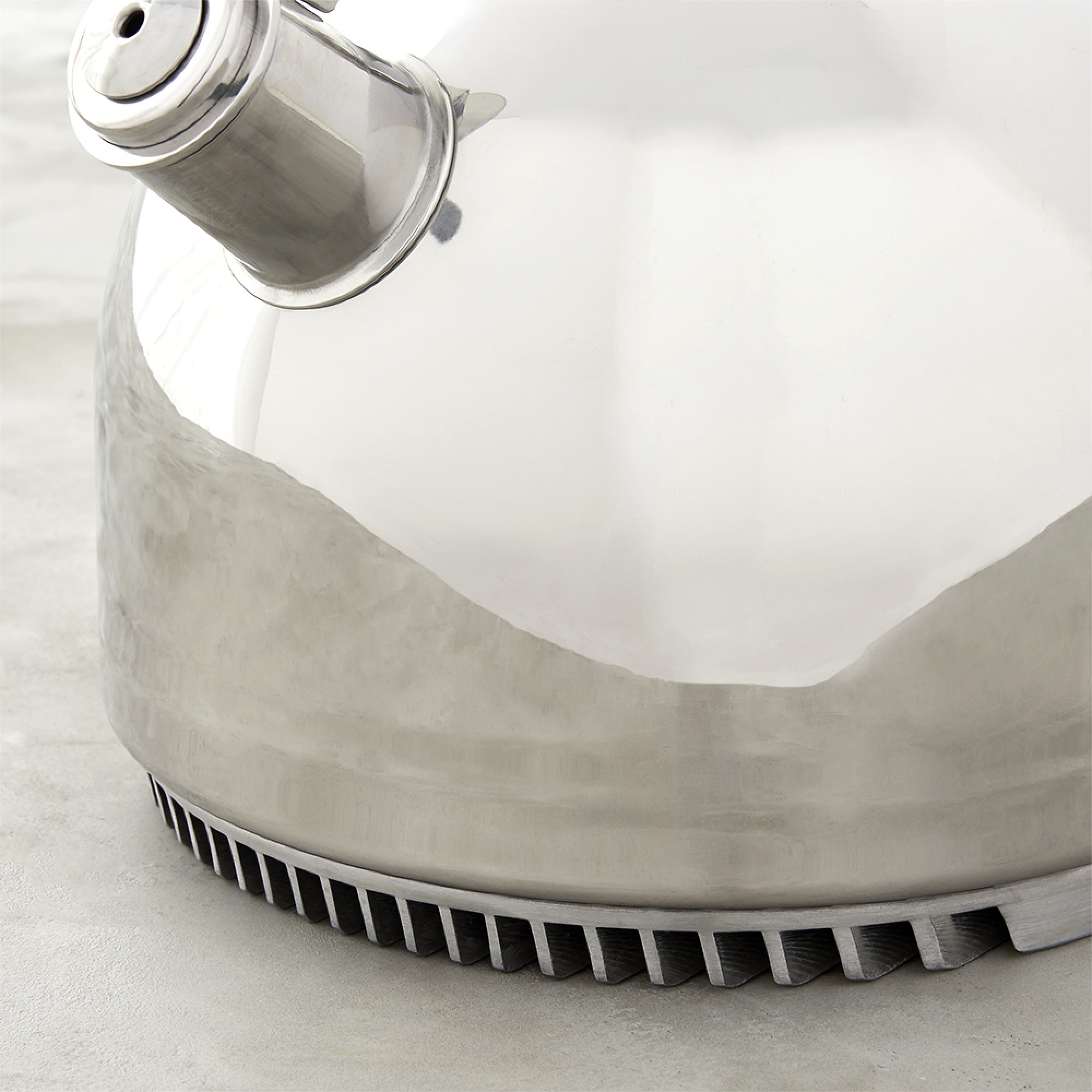 Williams Sonoma Stainless-Steel Rapid Boil Tea Kettle