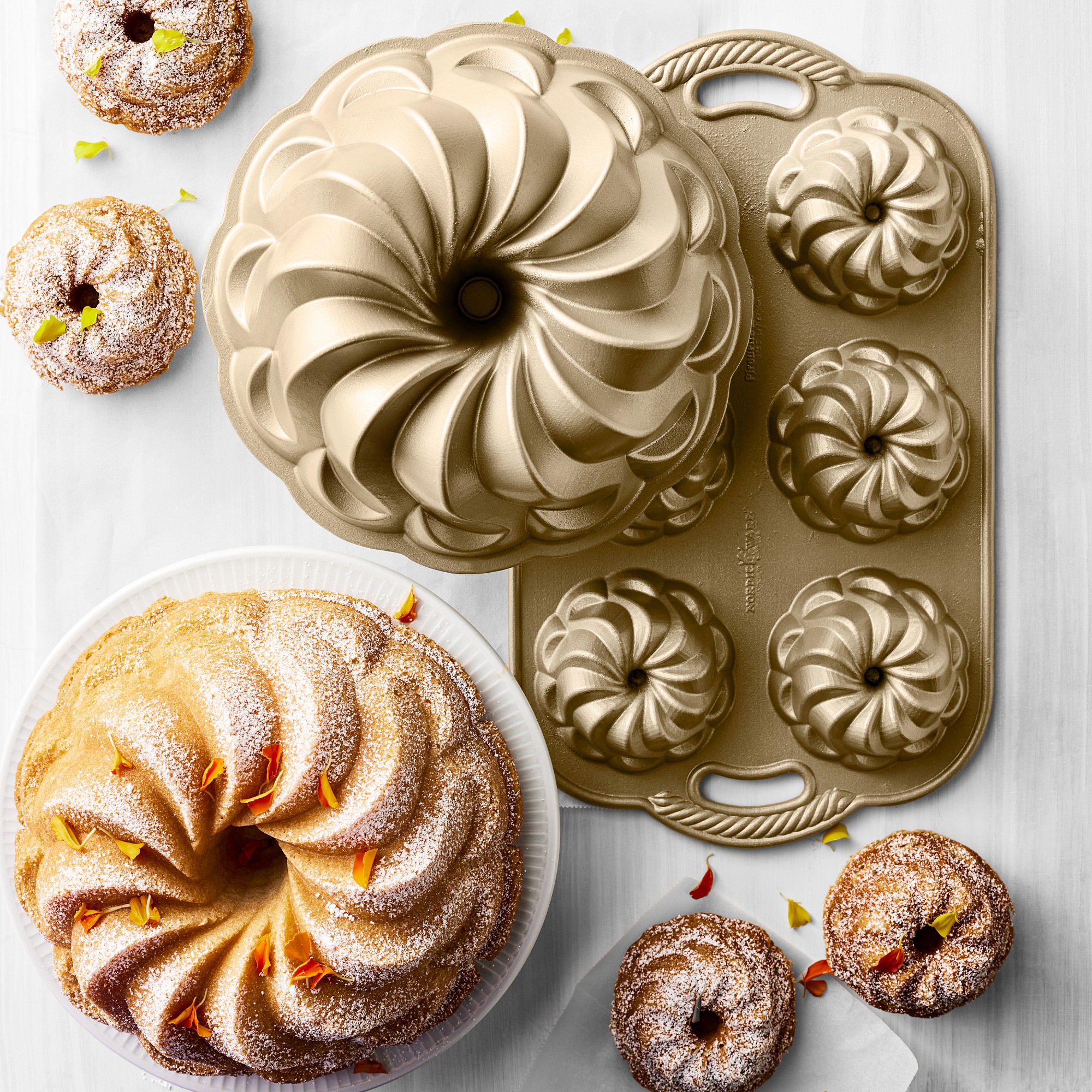 Nordic Ware Nonstick Cast Aluminum Pirouette Bundtlette Pan