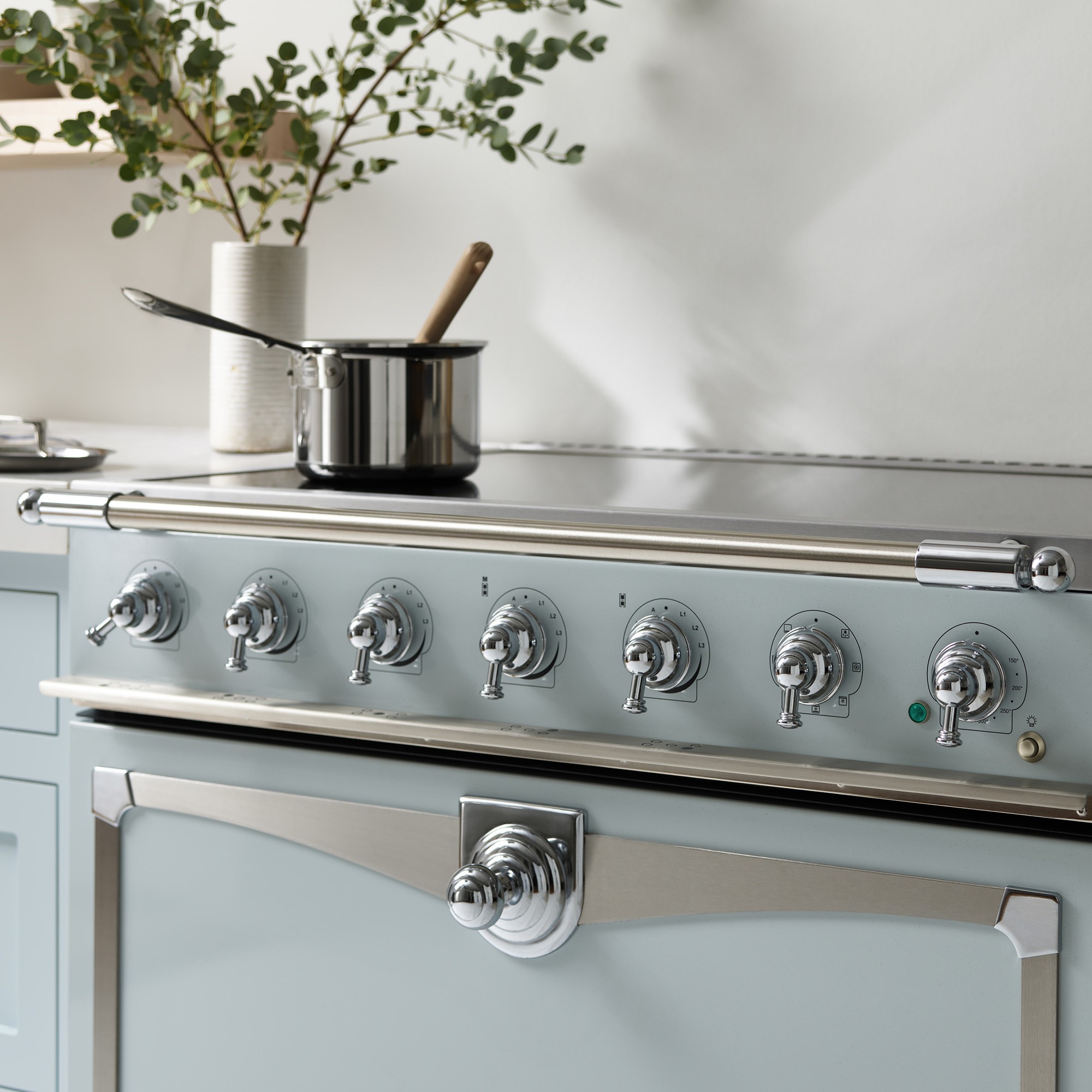 La Cornue CornuFé 90 Albertine Induction Range & Hood