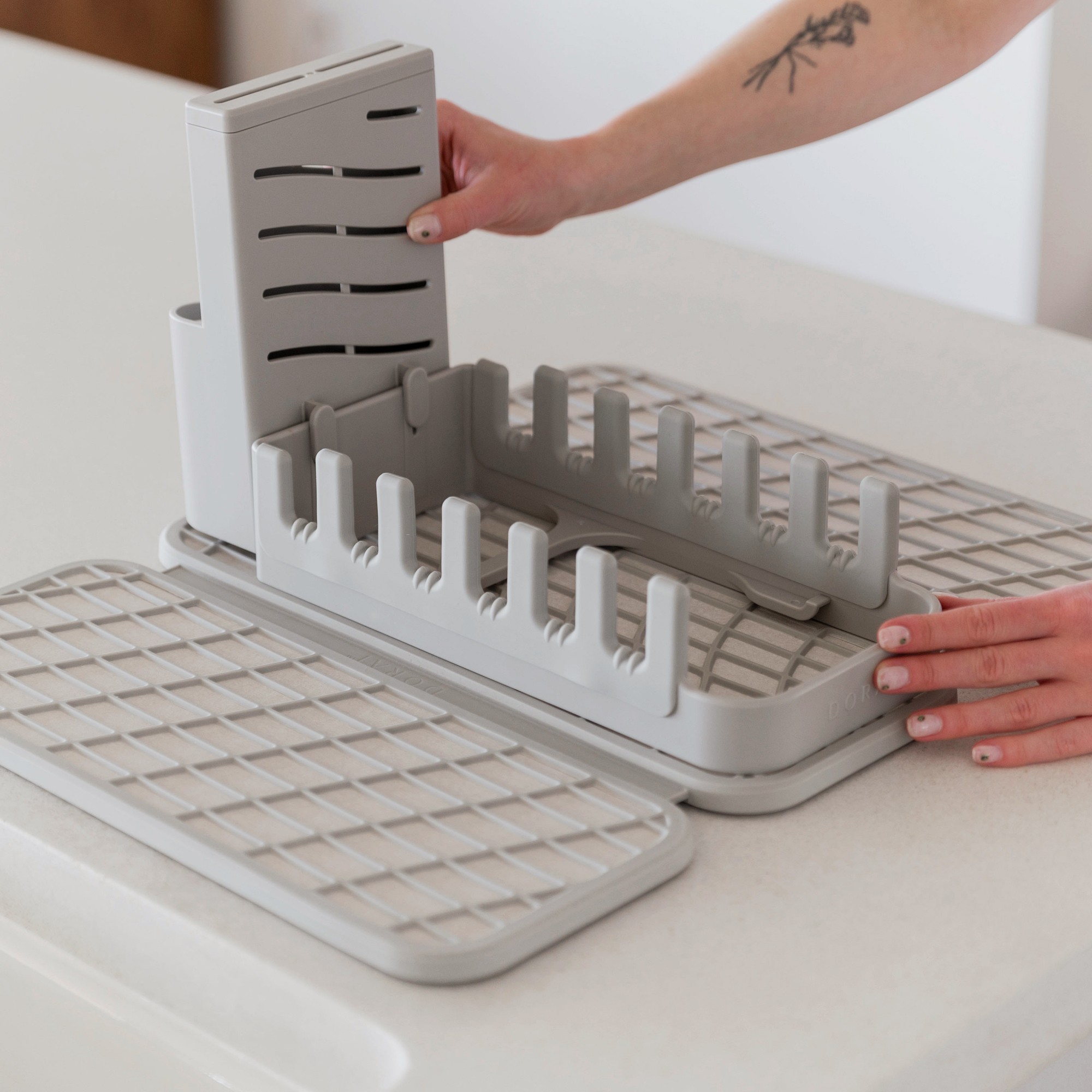 Dorai Dish Pad and Dish Pad Rack