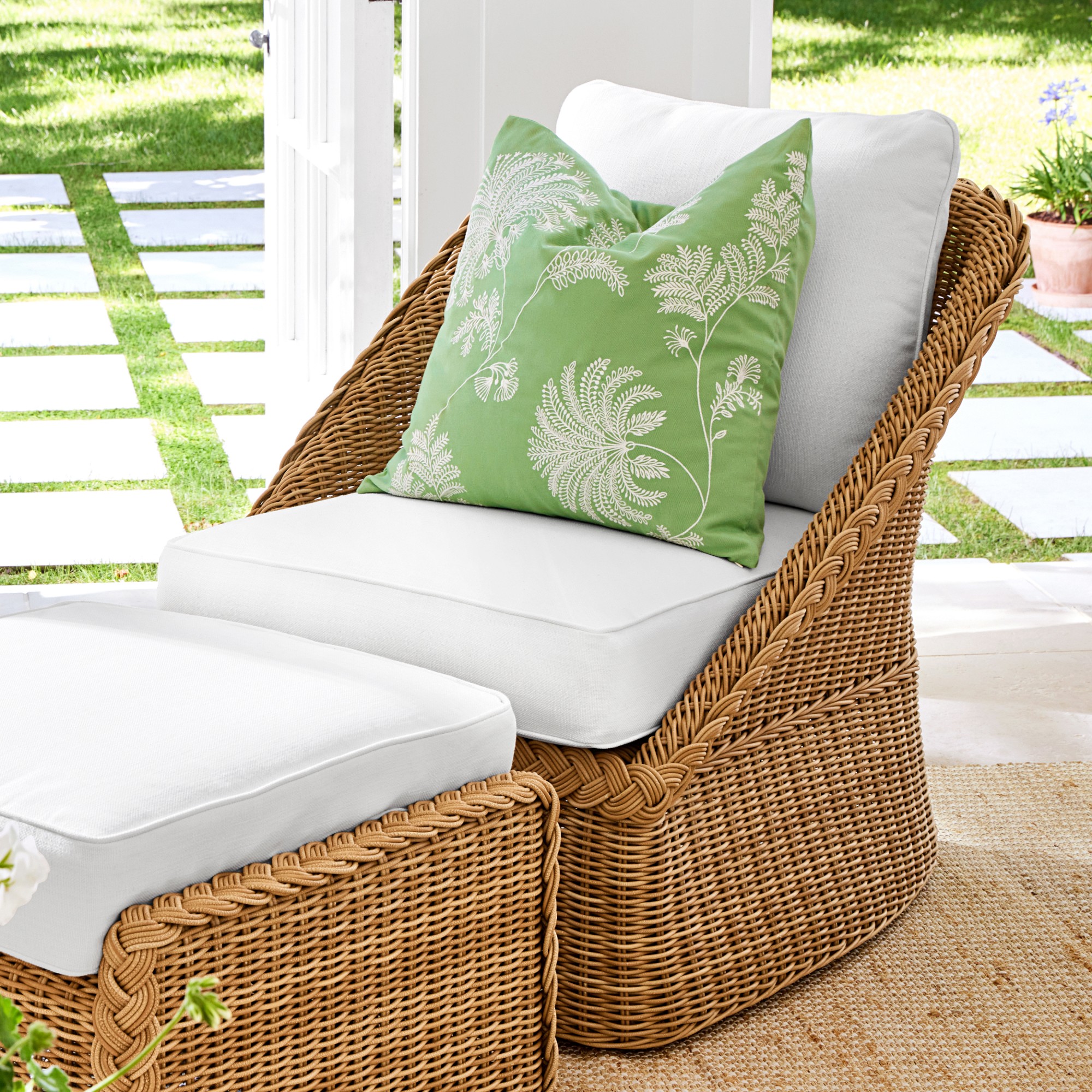 AERIN Jane Outdoor Embroidery Pillow Cover