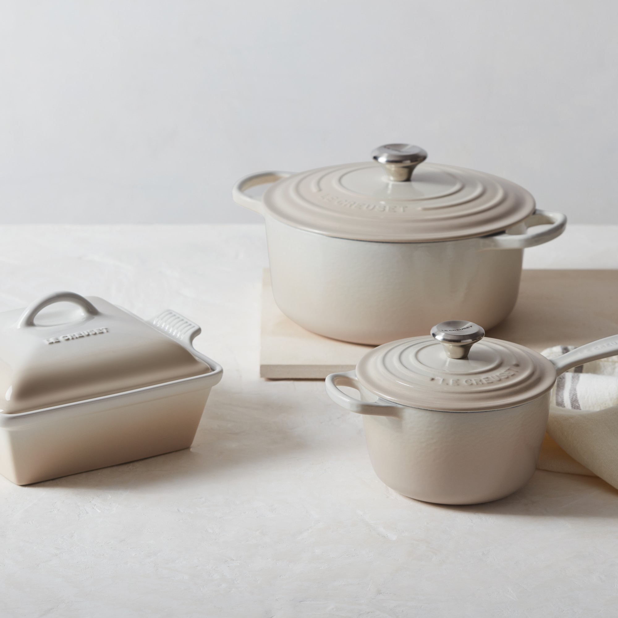 Le Creuset Heritage Stoneware Shallow Square Covered Baker, 2-Qt.