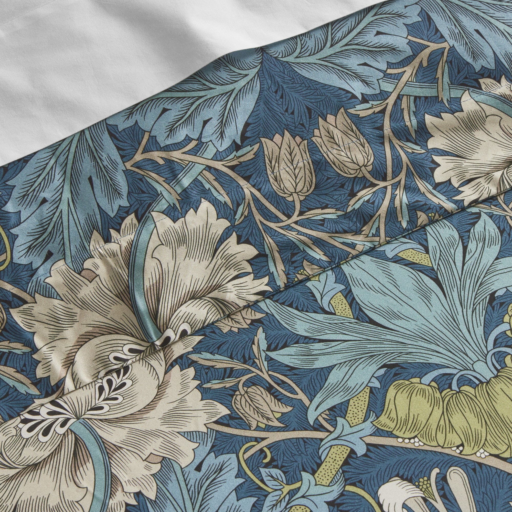 Morris & Co. x Williams Sonoma Home Honeysuckle Tulip Duvet Cover & Shams