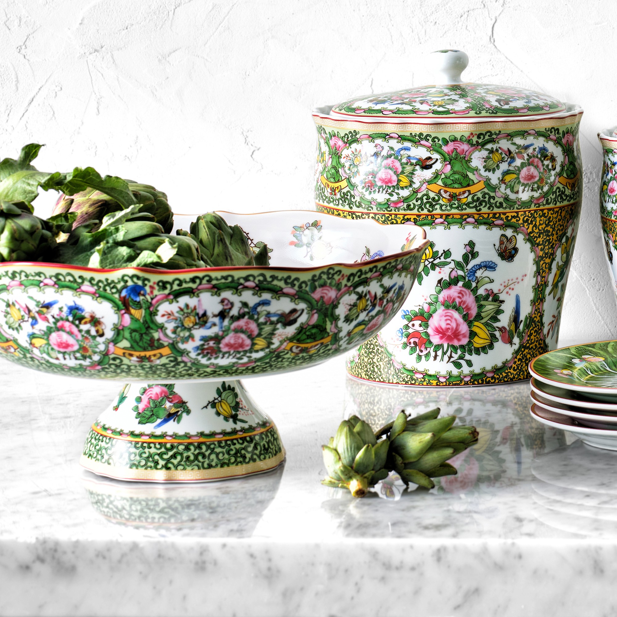 Famille Rose Porcelain Fruit Bowl