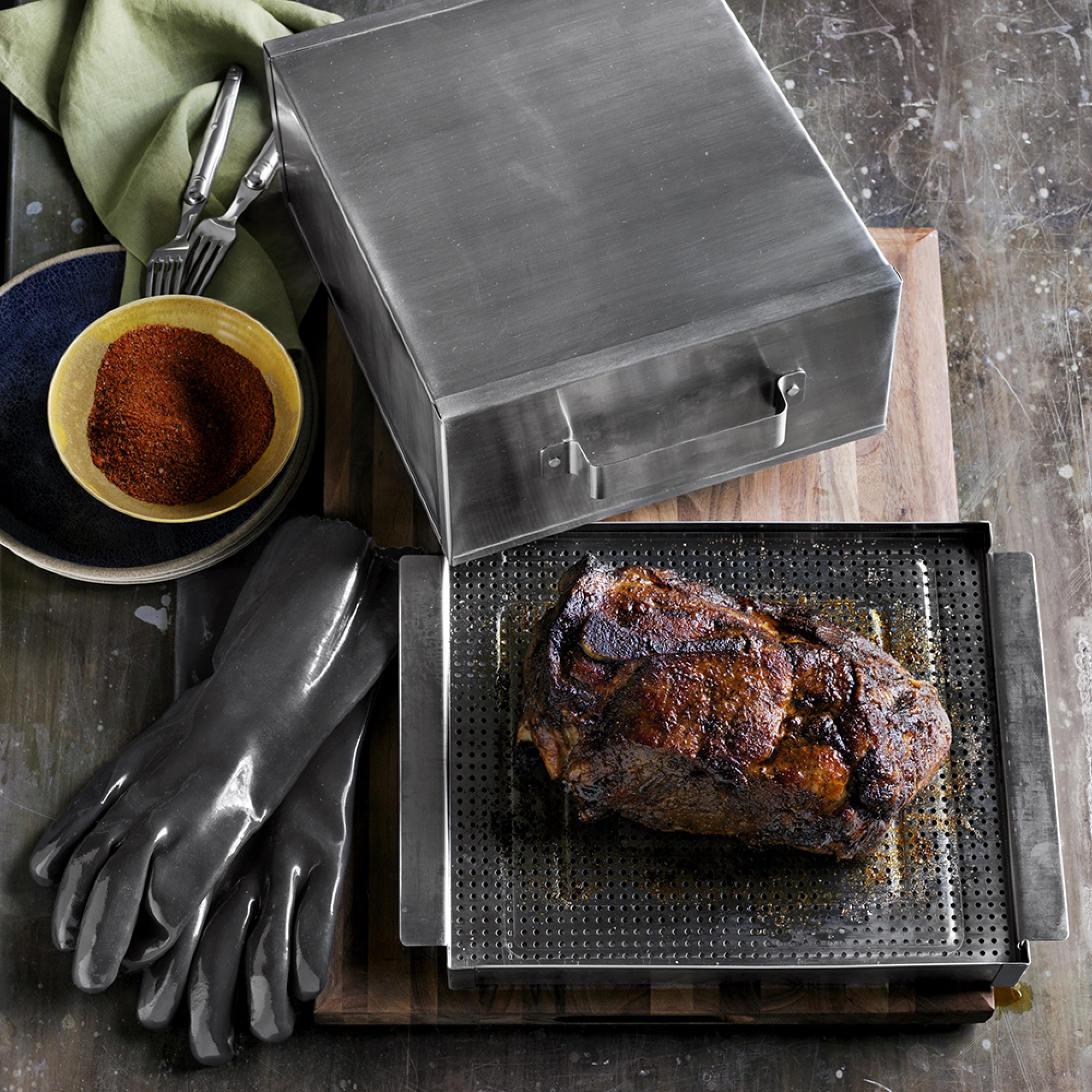 Williams Sonoma Smoker Box & Hickory Smoking Chips Set