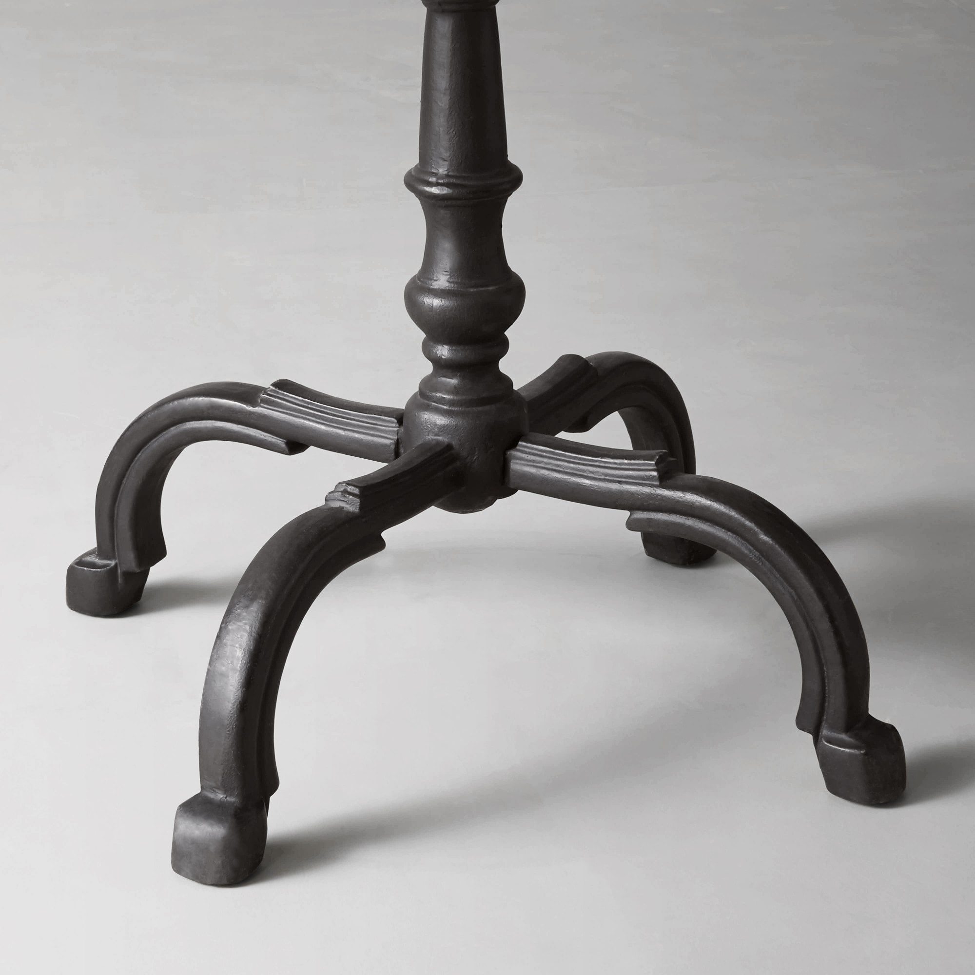 La Coupole Round Iron Bistro Table (42