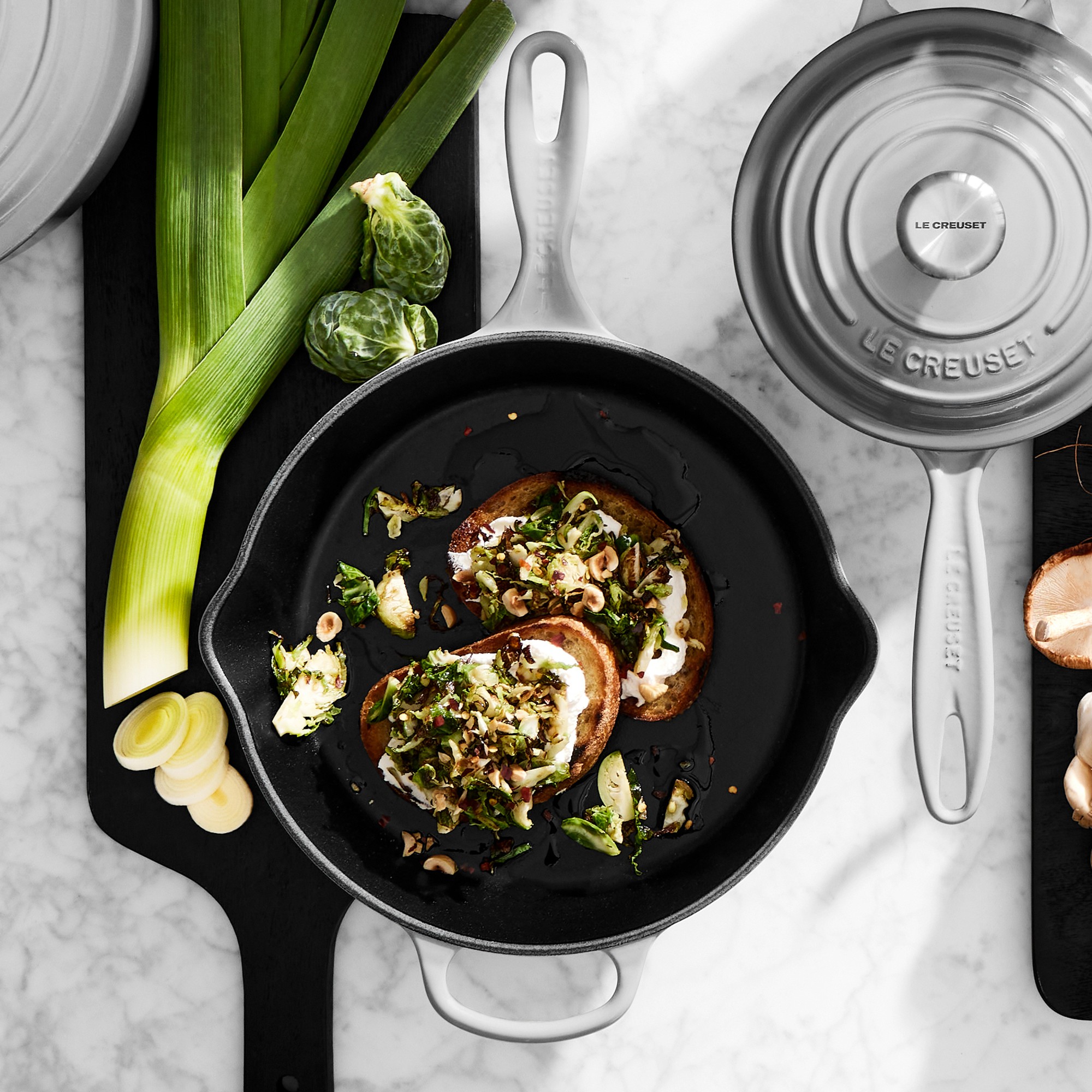 Le Creuset Signature Enameled Cast Iron Skillet Fry Pan